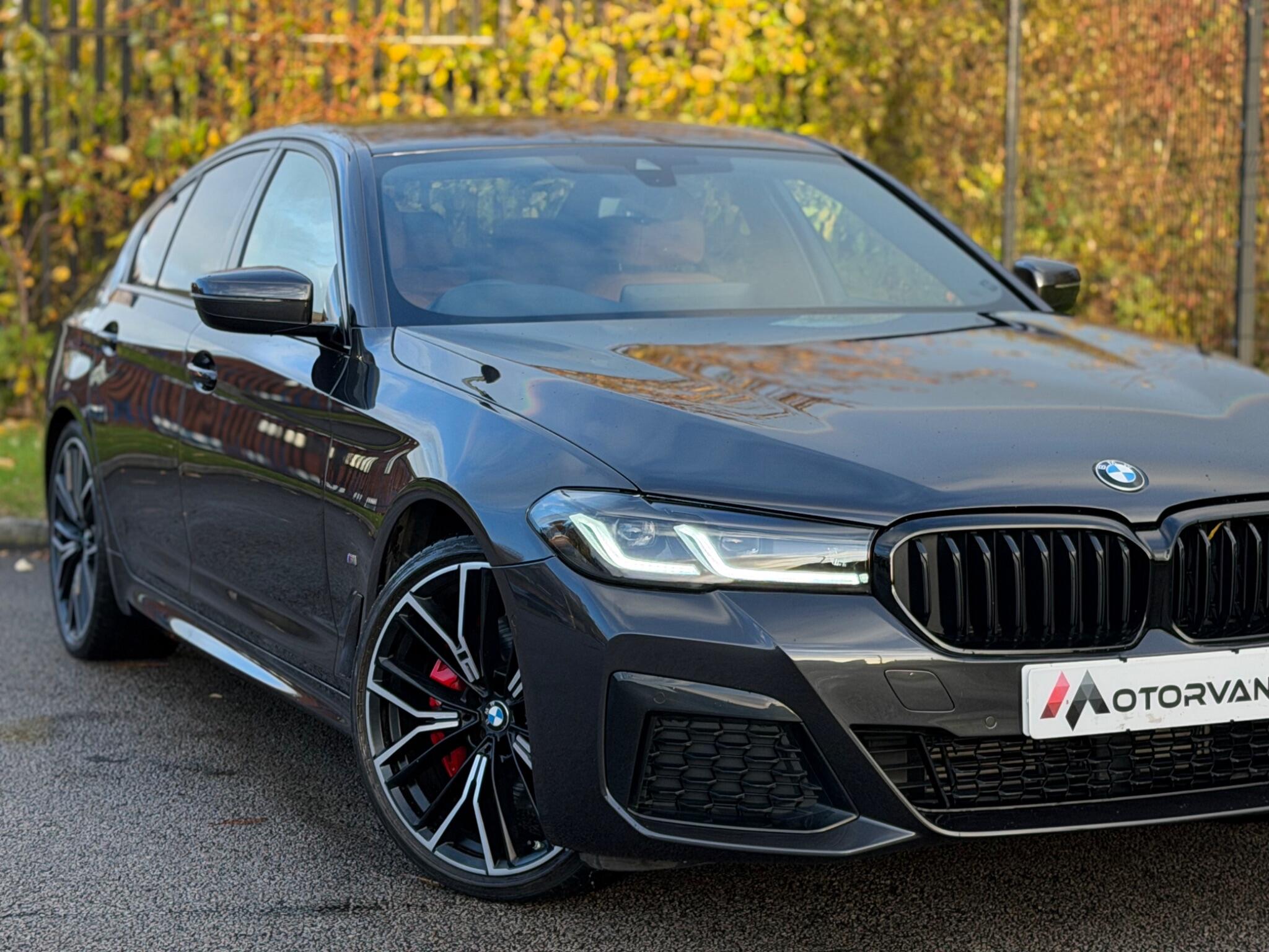 BMW 5 Series view 8
