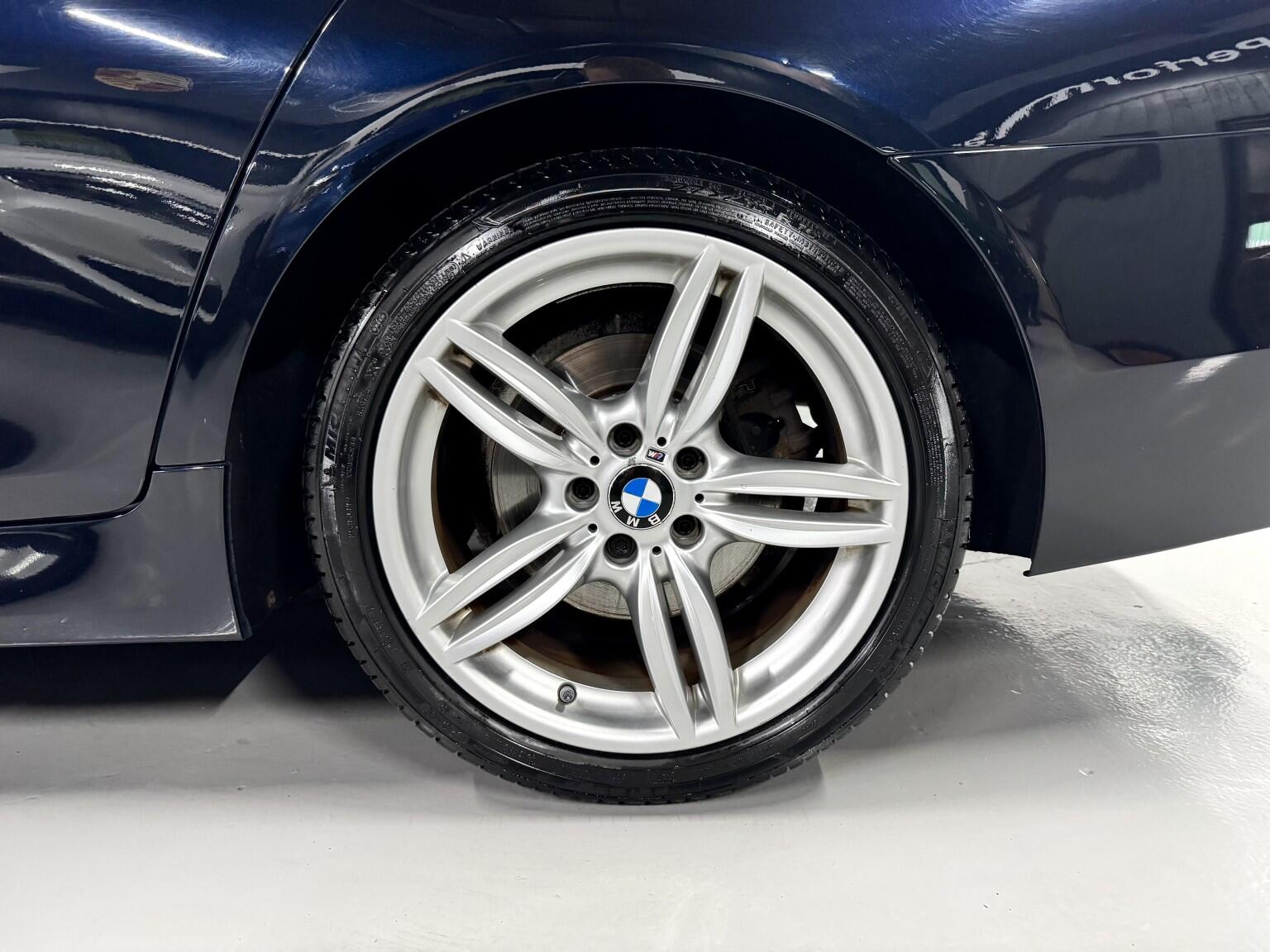 BMW 5 Series view 4