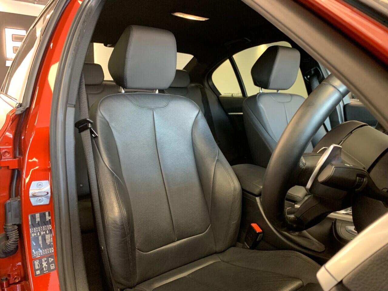 BMW 3 Series view 22