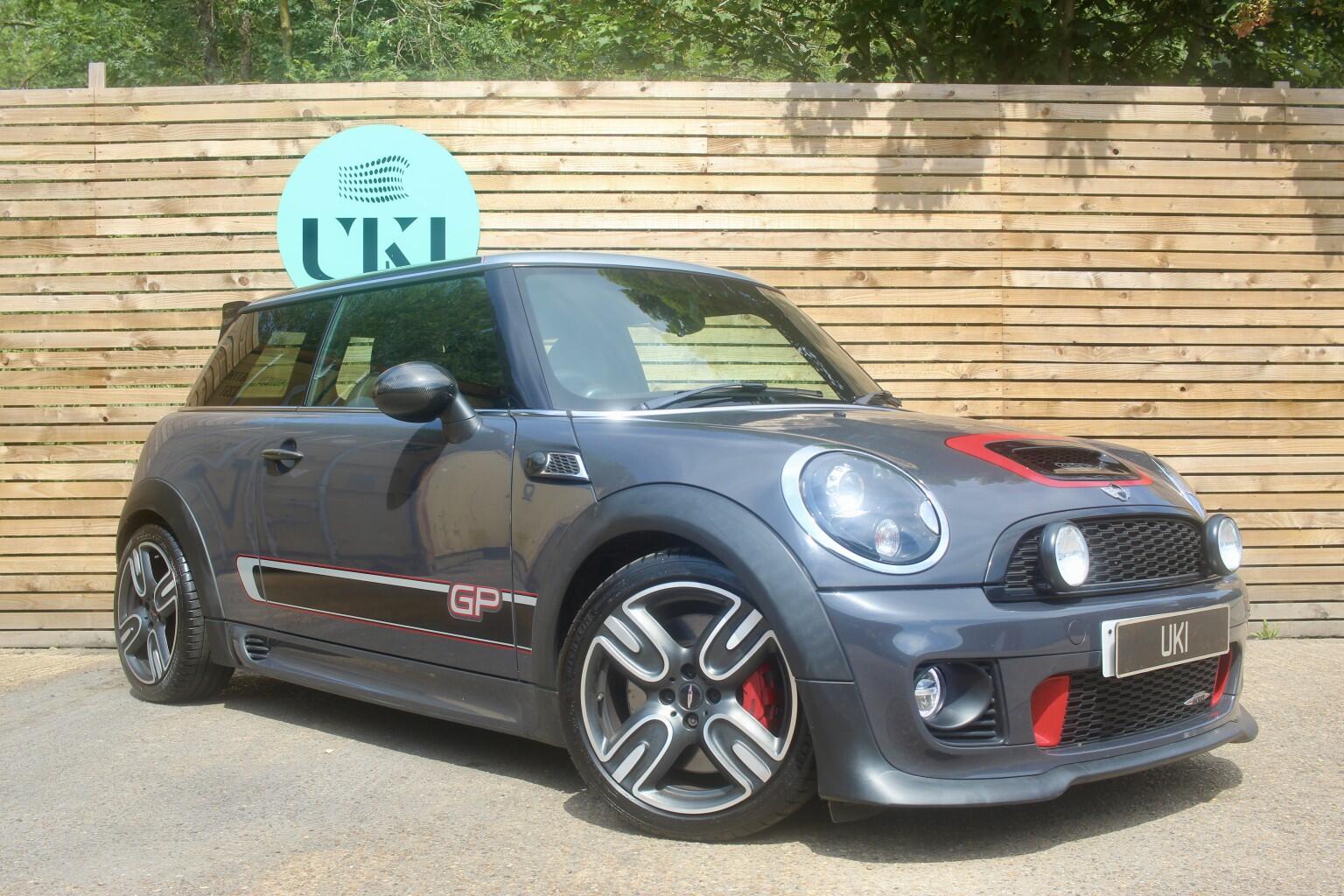 Mini Hatch view 4