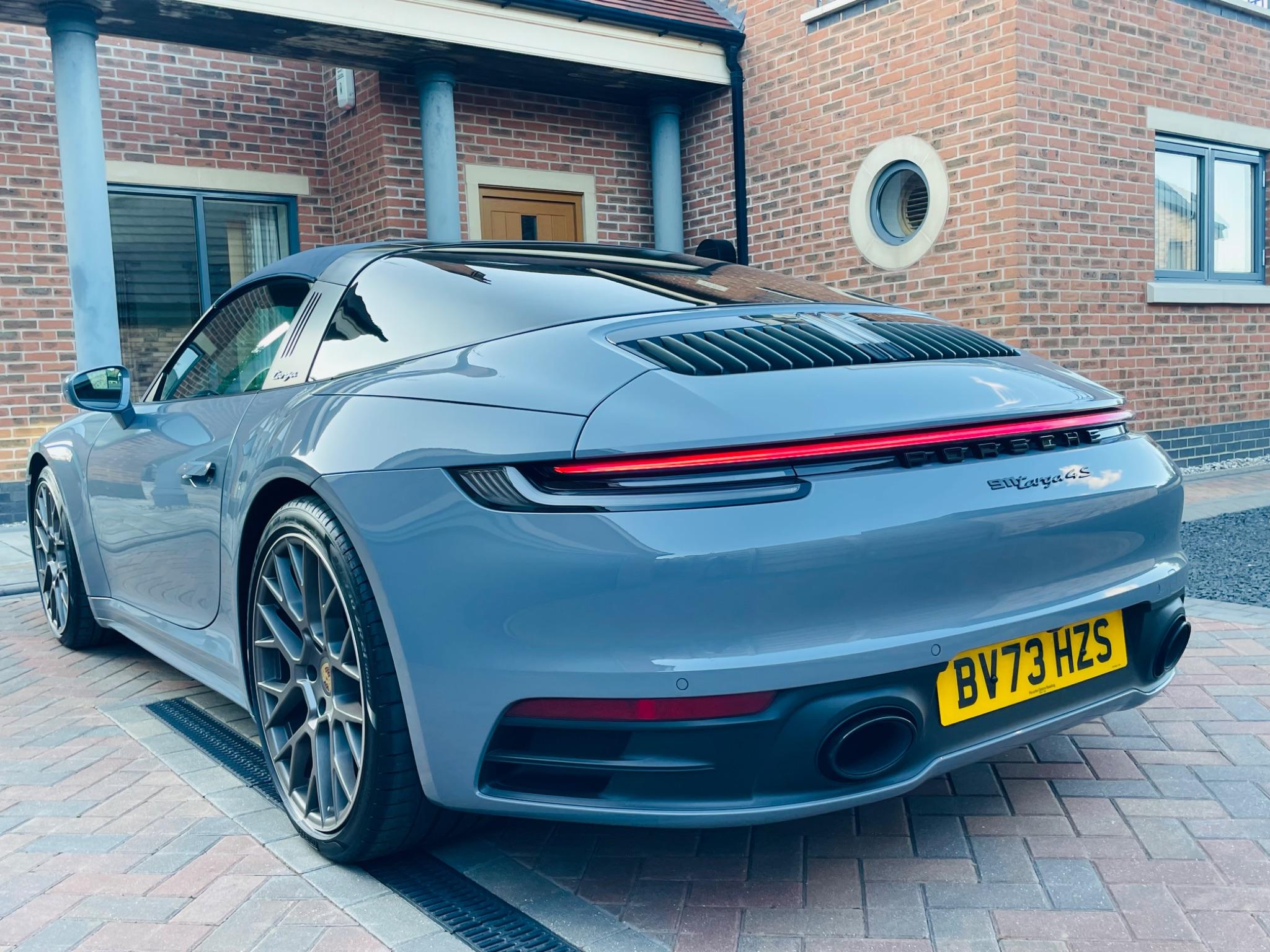 Porsche 911 view 98