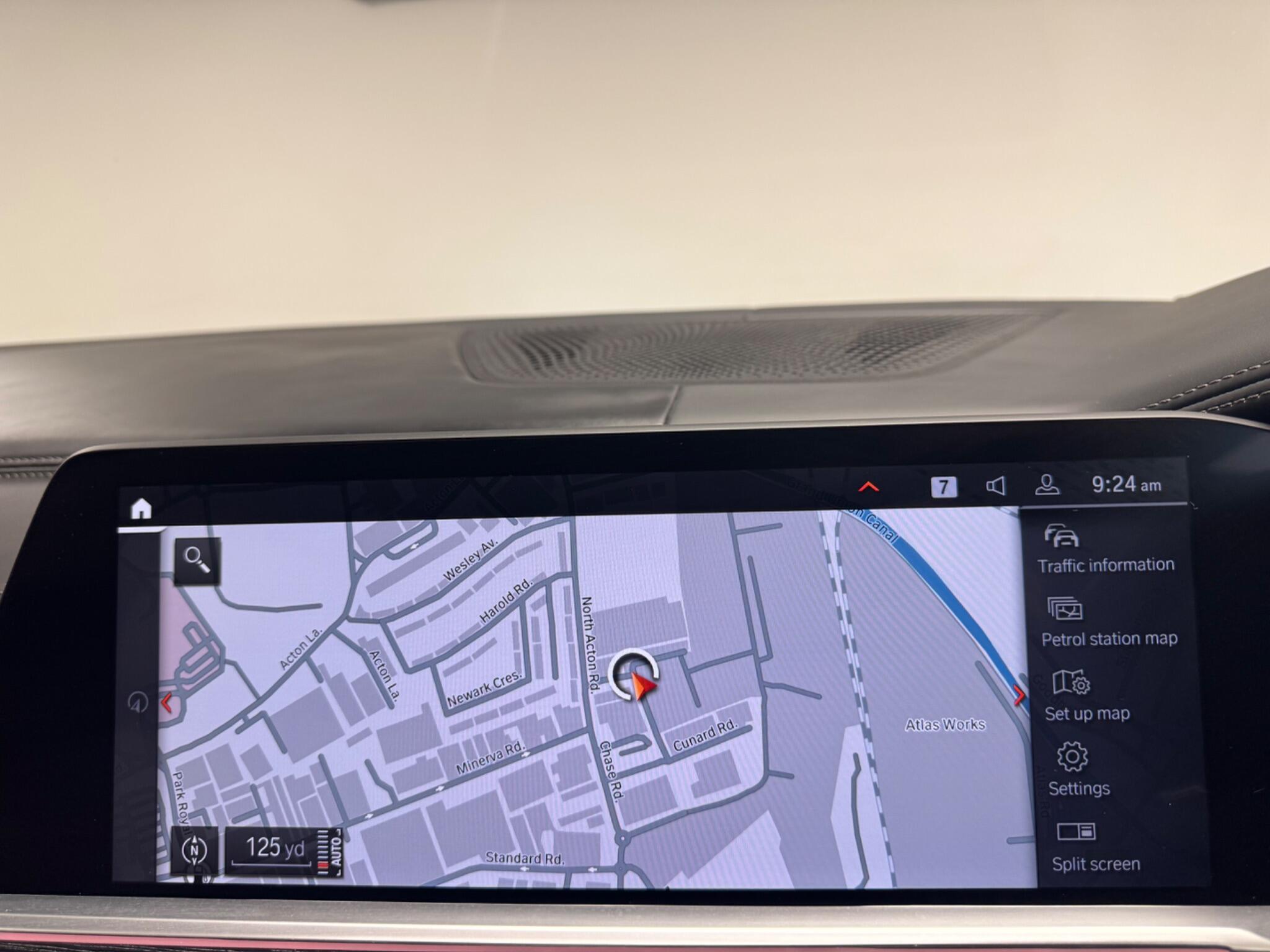 BMW X7 view 30