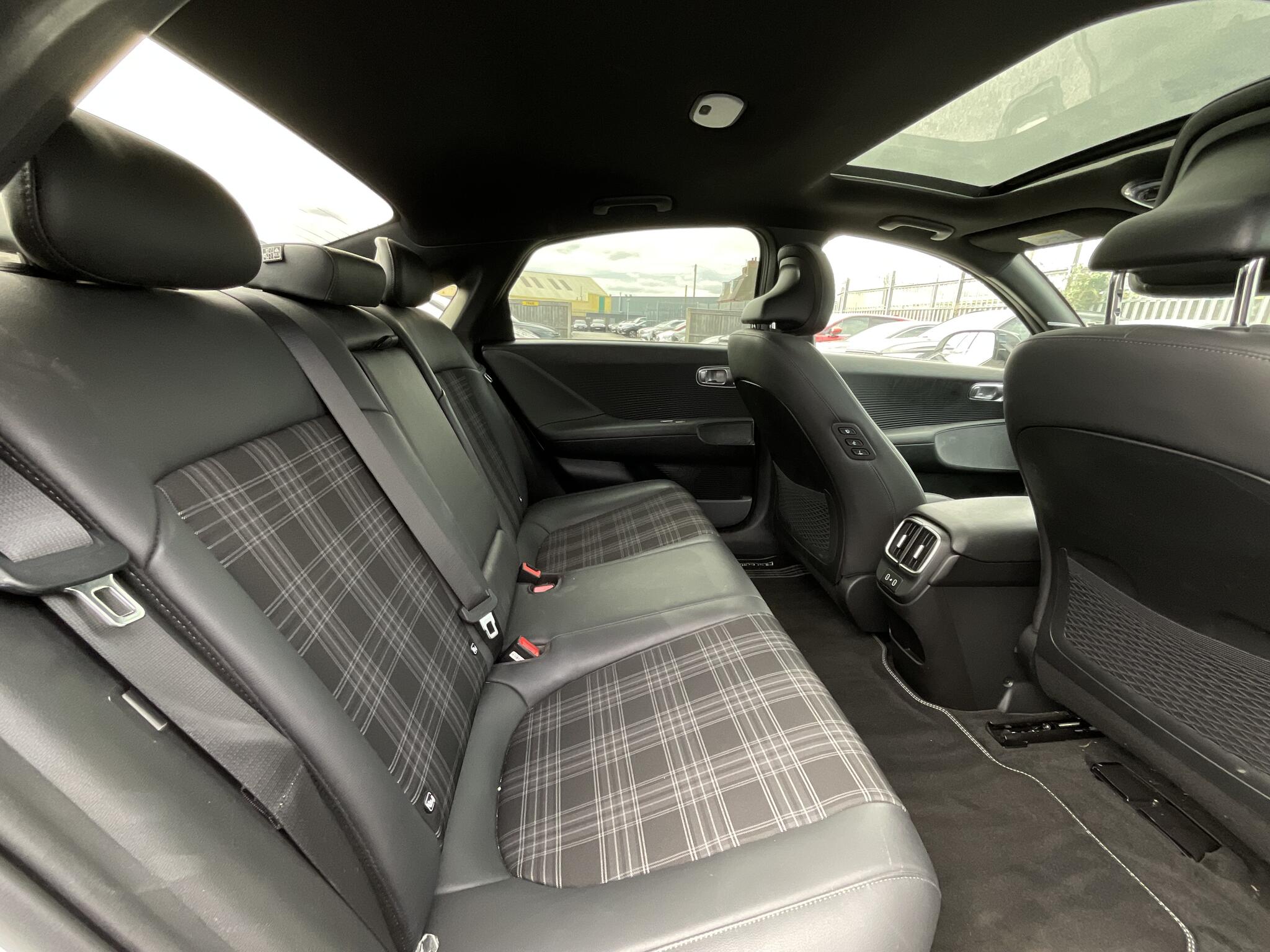 Hyundai Ioniq 6 view 12