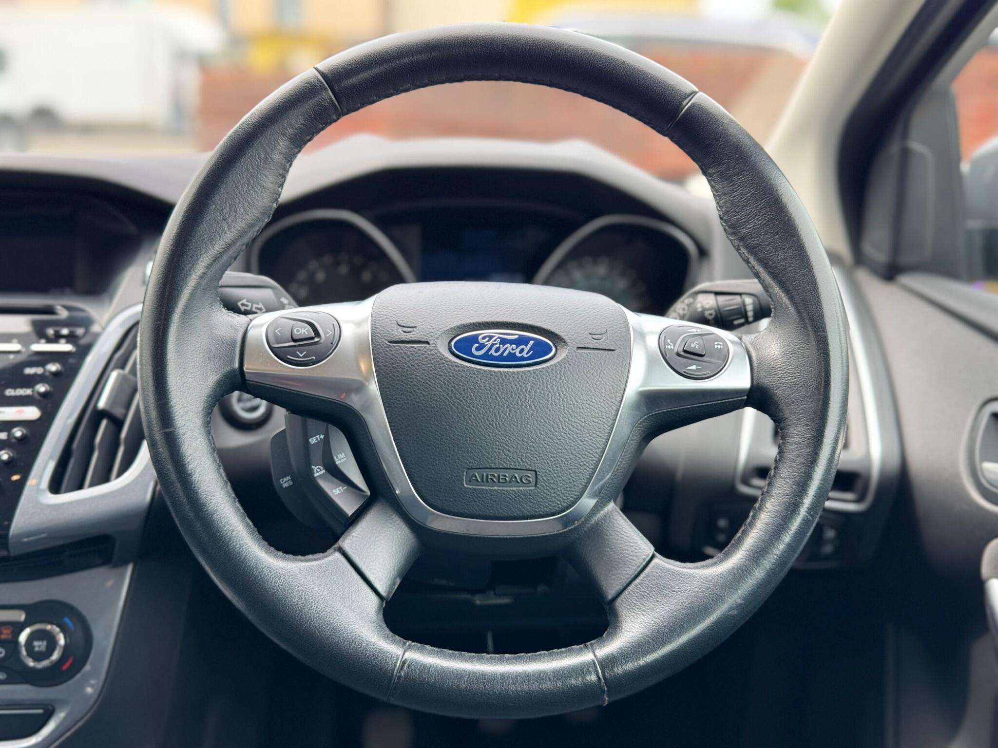 Ford Focus view 20