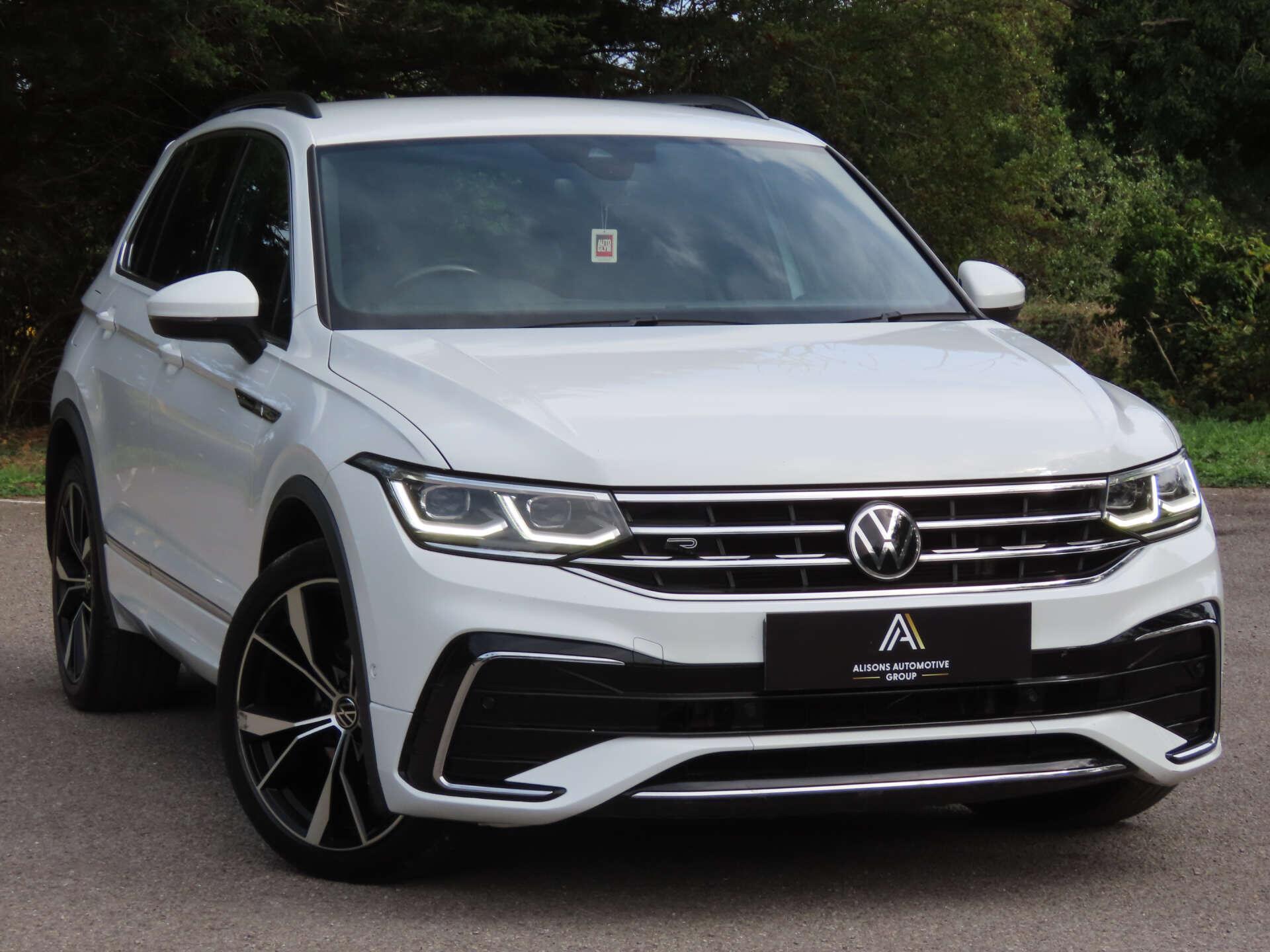 Volkswagen Tiguan view 3