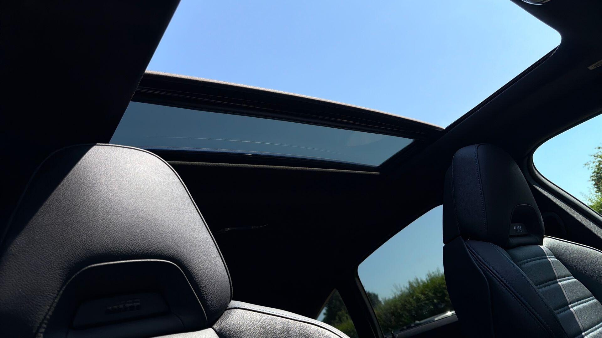 BMW I4 view 22
