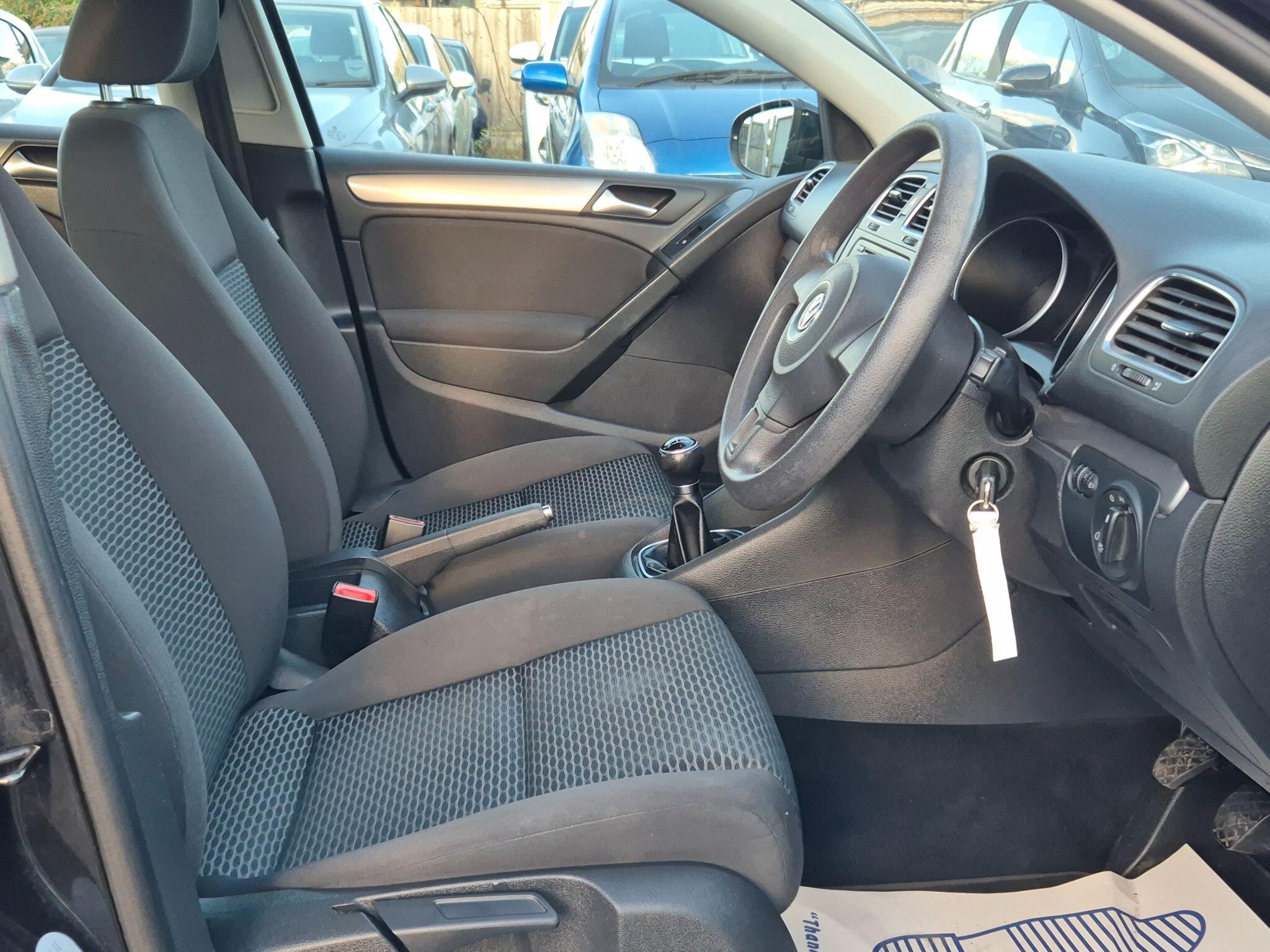 Volkswagen Golf view 8
