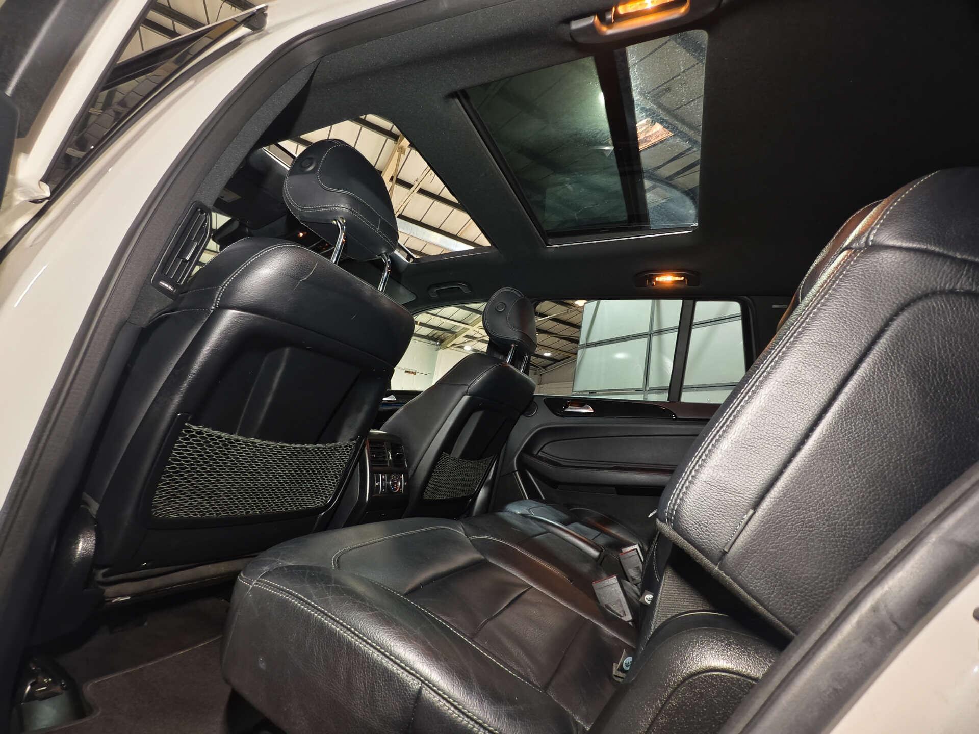 Mercedes-Benz GLS view 22