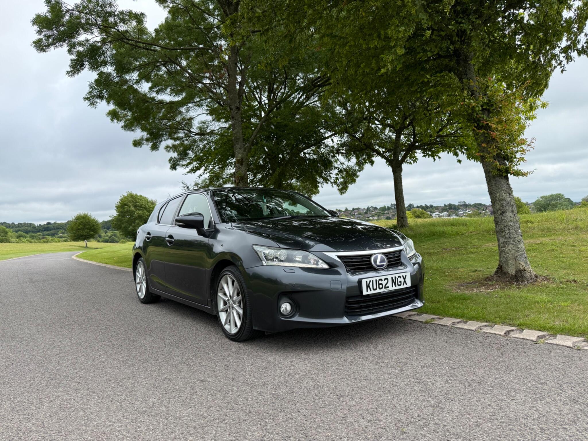 Lexus CT view 4