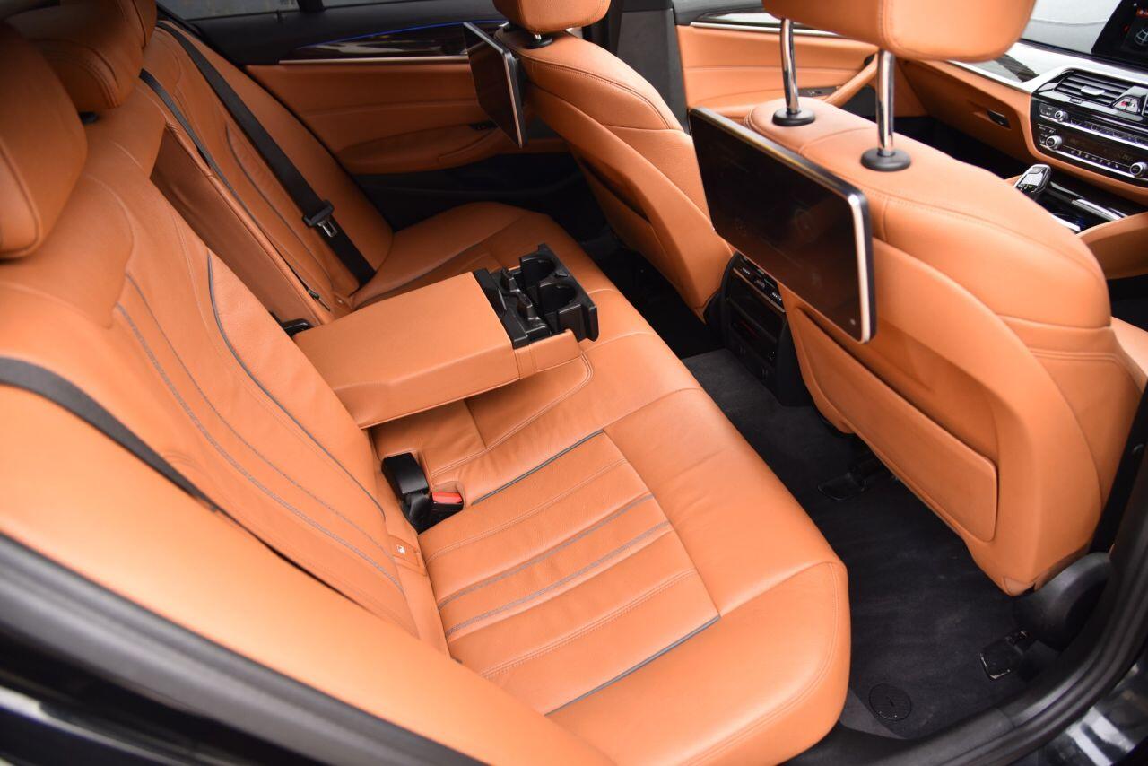 BMW 5 Series view 26
