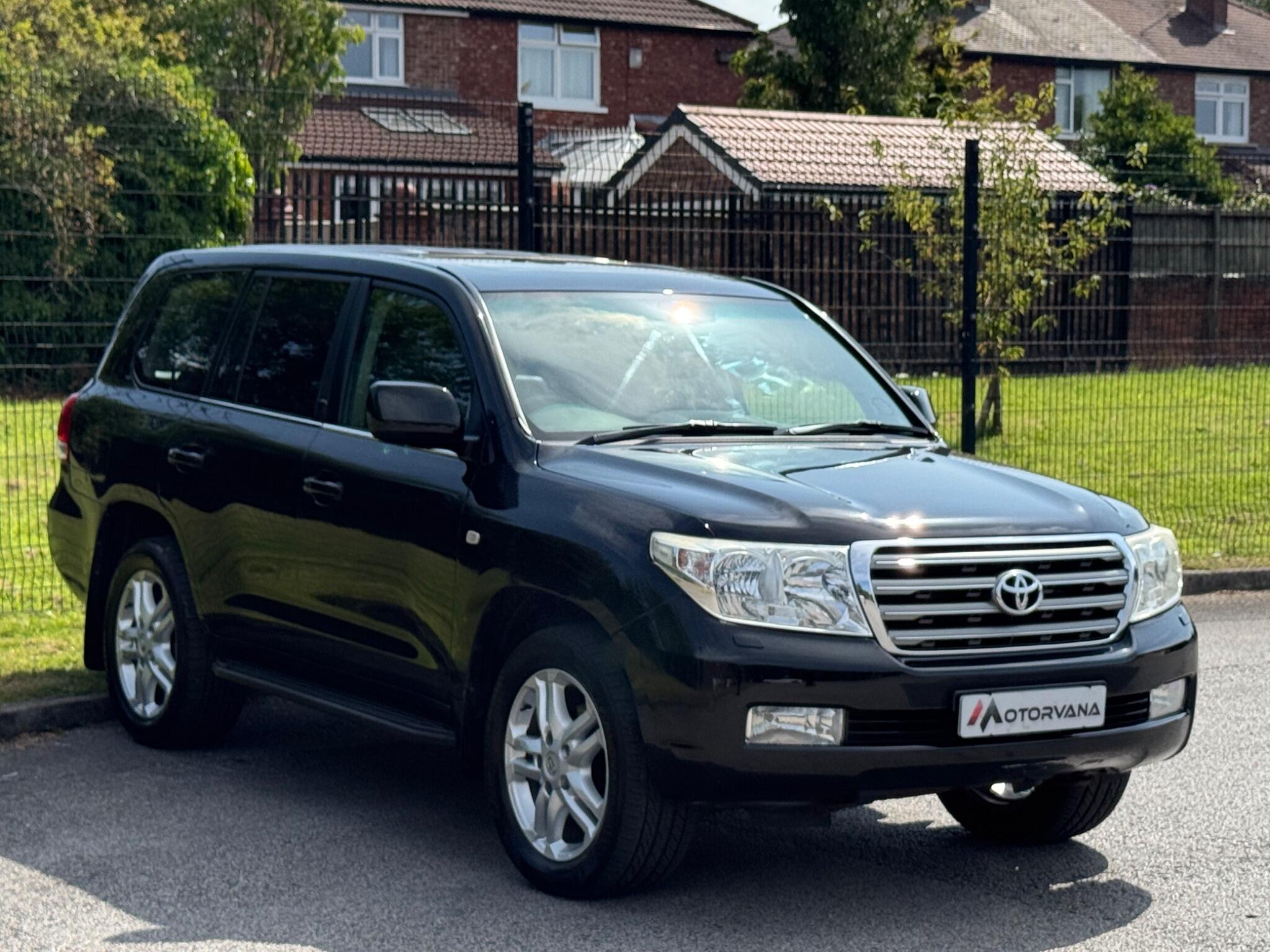 Toyota Land Cruiser view 6