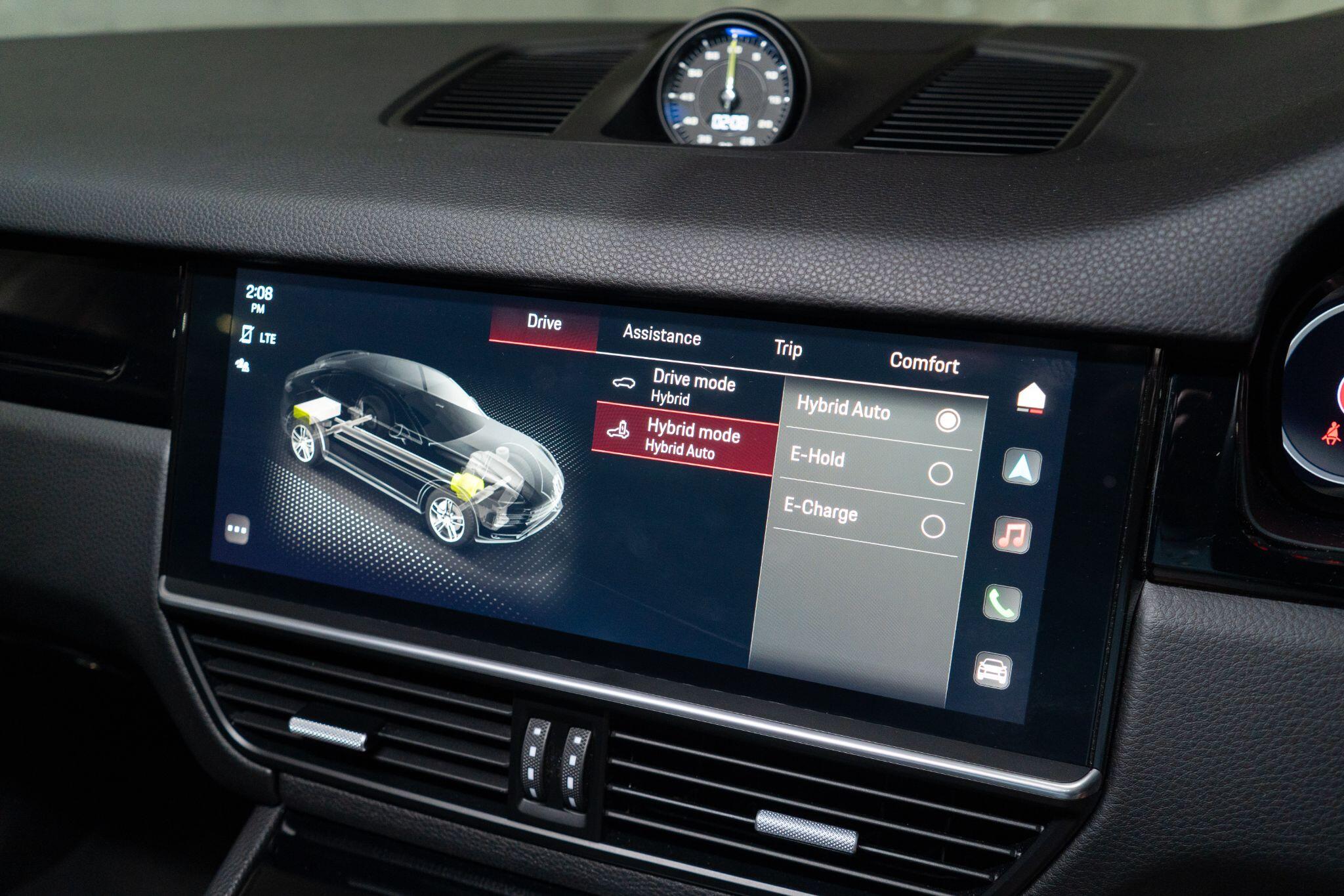 Porsche Cayenne view 25