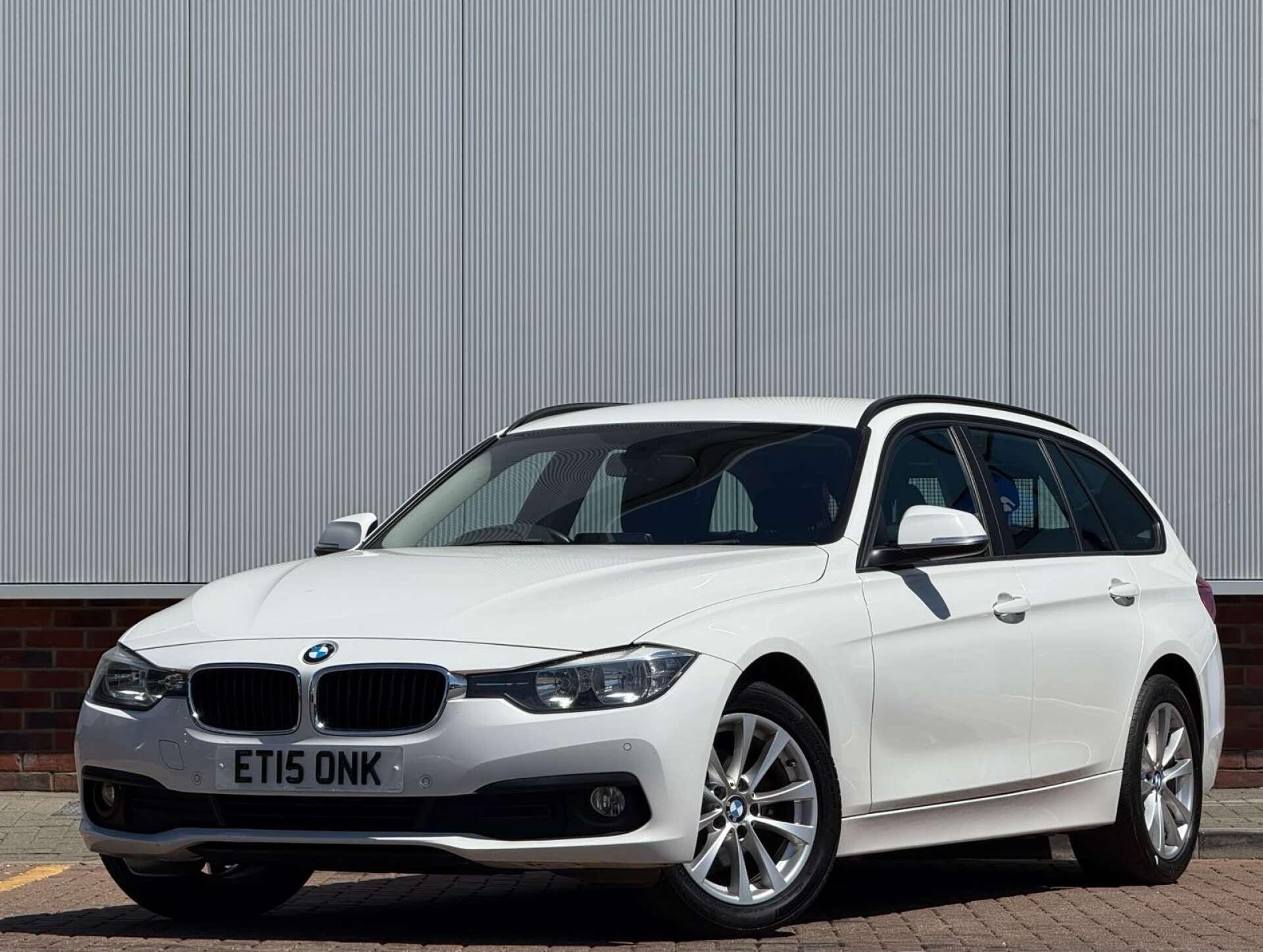 BMW 3 Series view 3