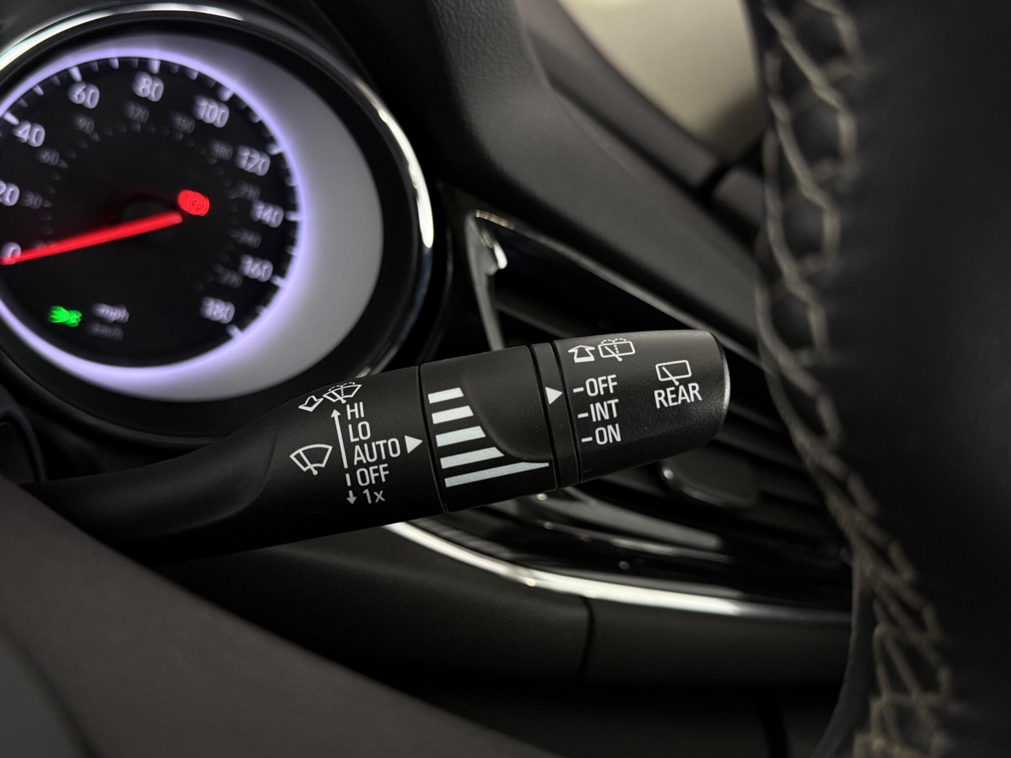 Vauxhall Insignia view 17