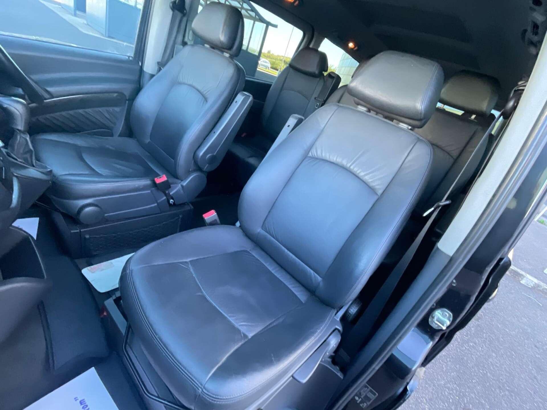 Mercedes-Benz Viano view 32