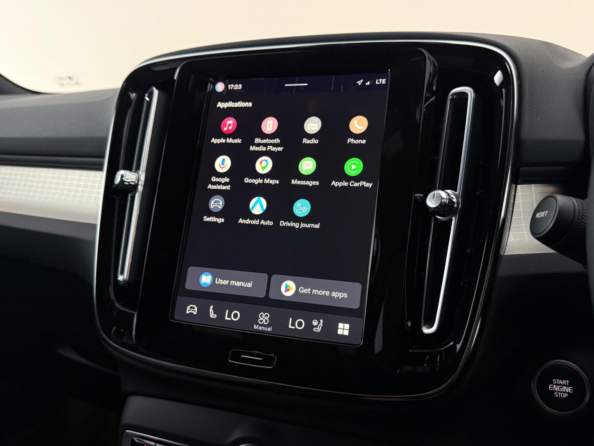 Volvo XC40 view 26