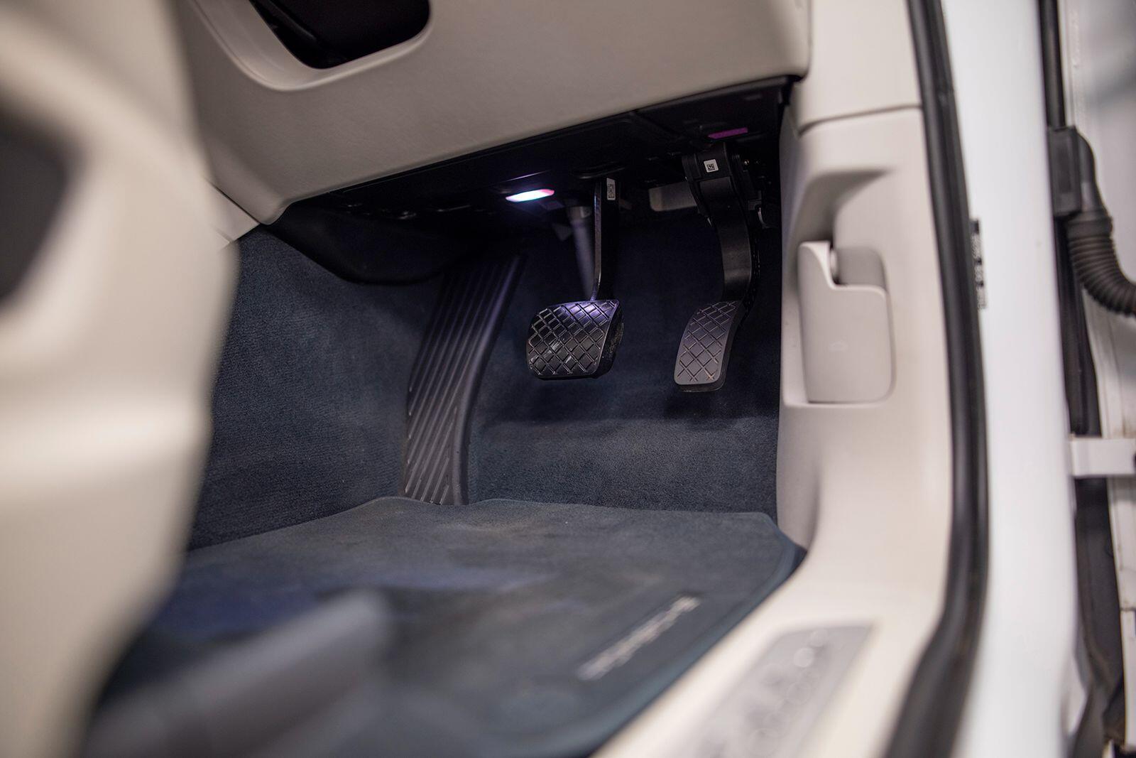 Porsche Cayenne view 16