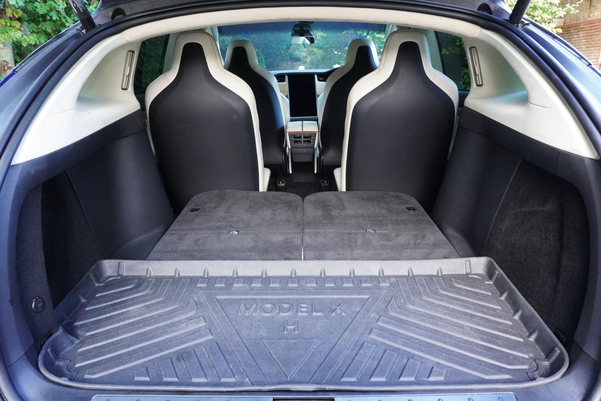 Tesla Model X view 81