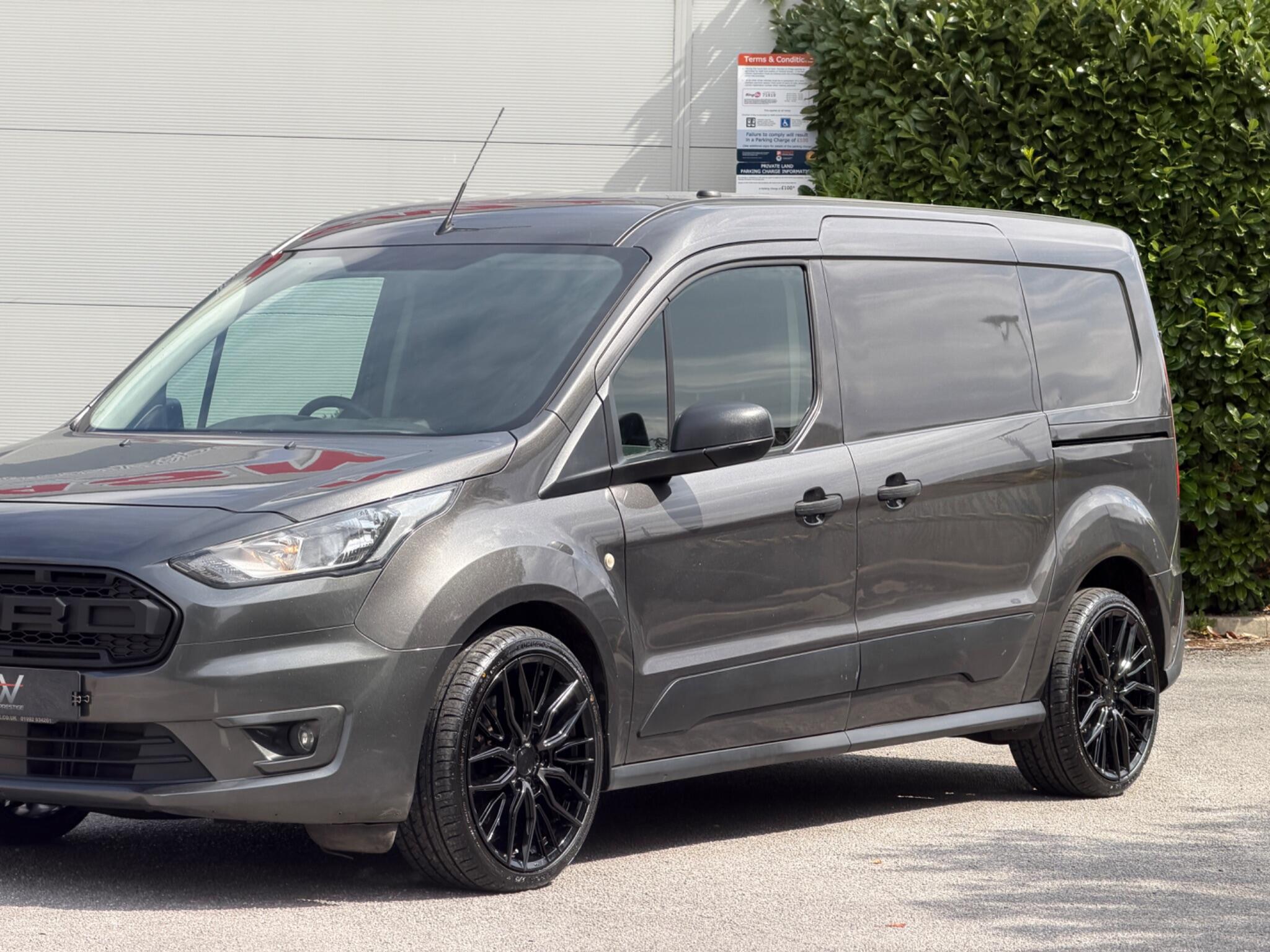 Ford Transit Connect view 23
