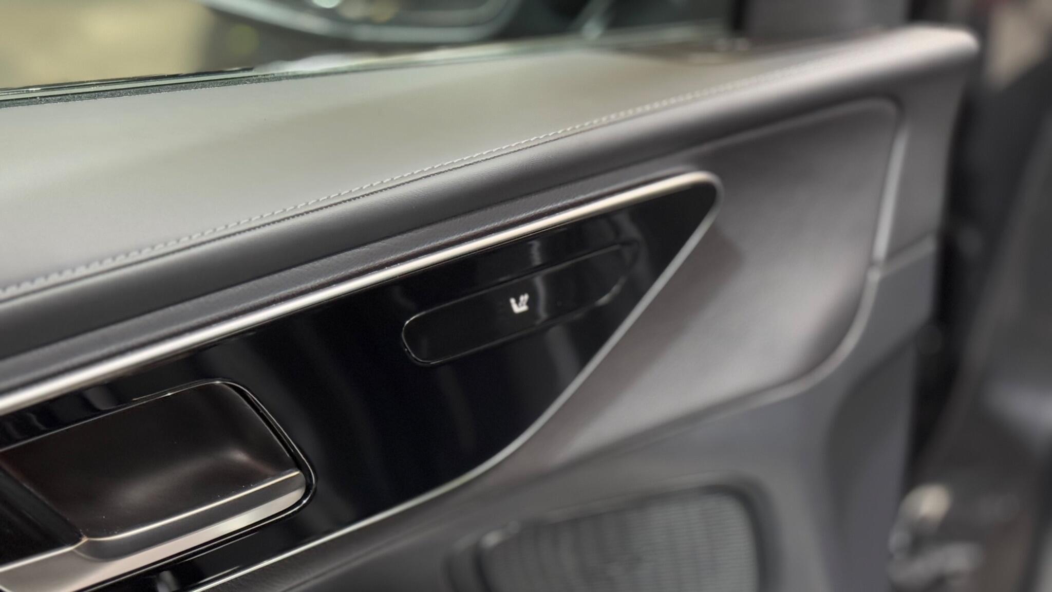 Mercedes-Benz GLC view 53