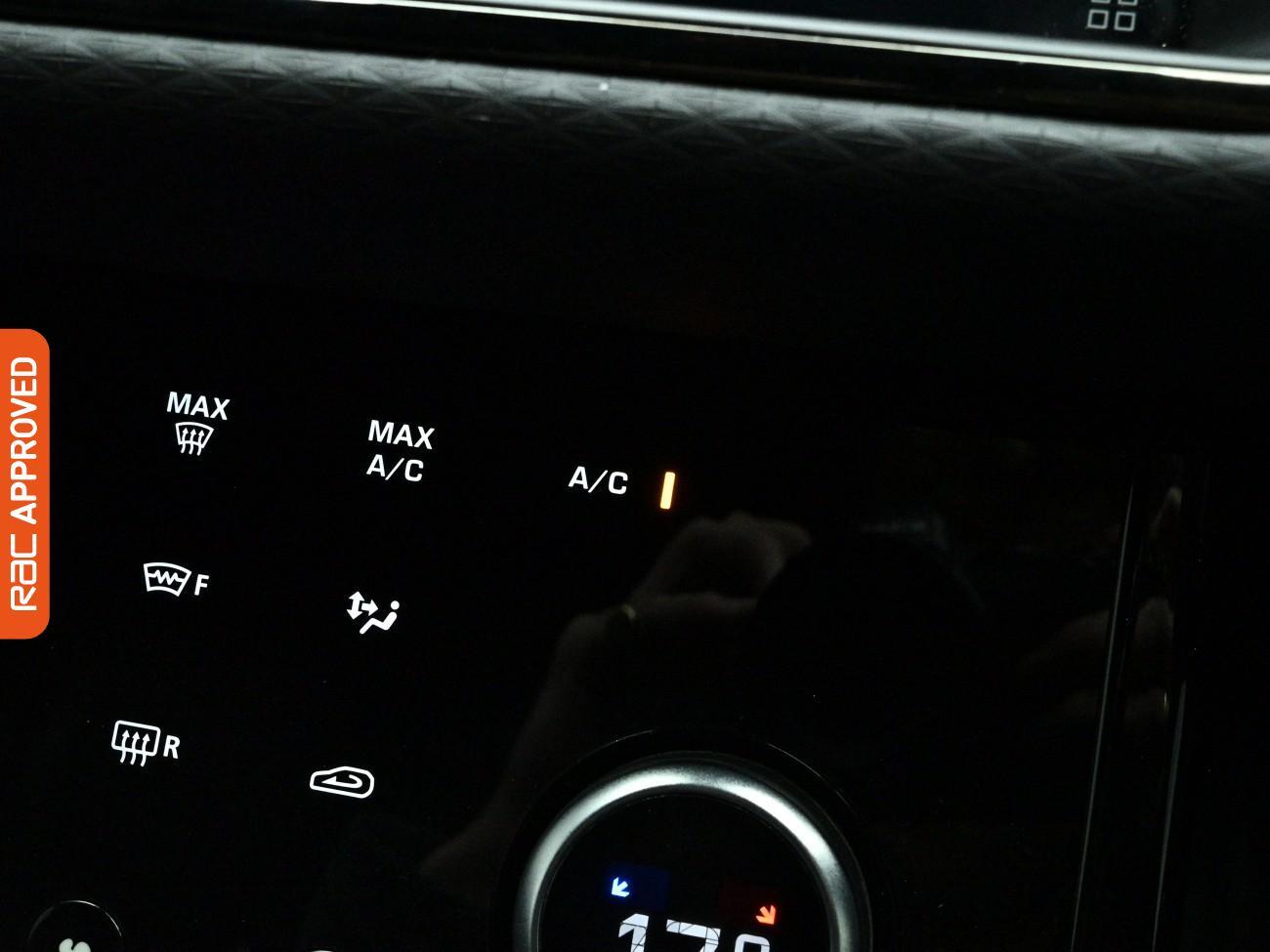 Land Rover Range Rover Evoque view 18
