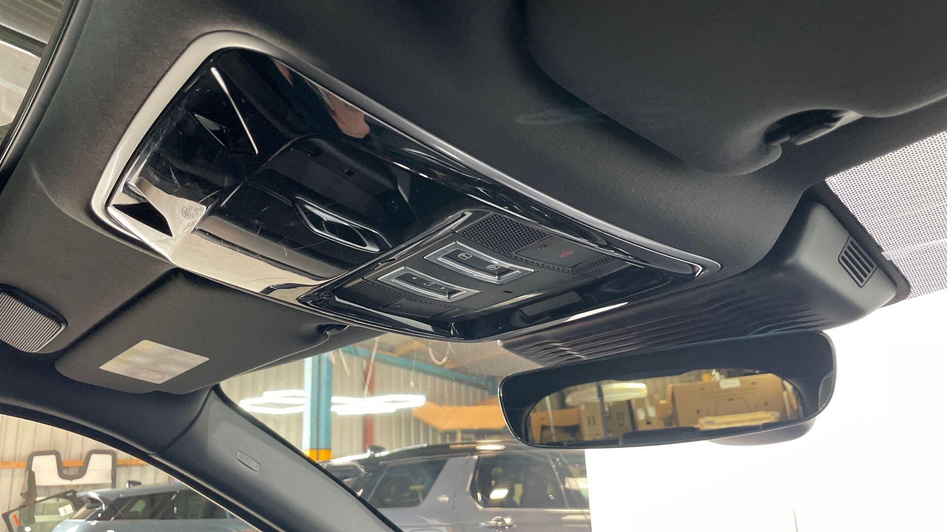 Land Rover Range Rover Velar view 23