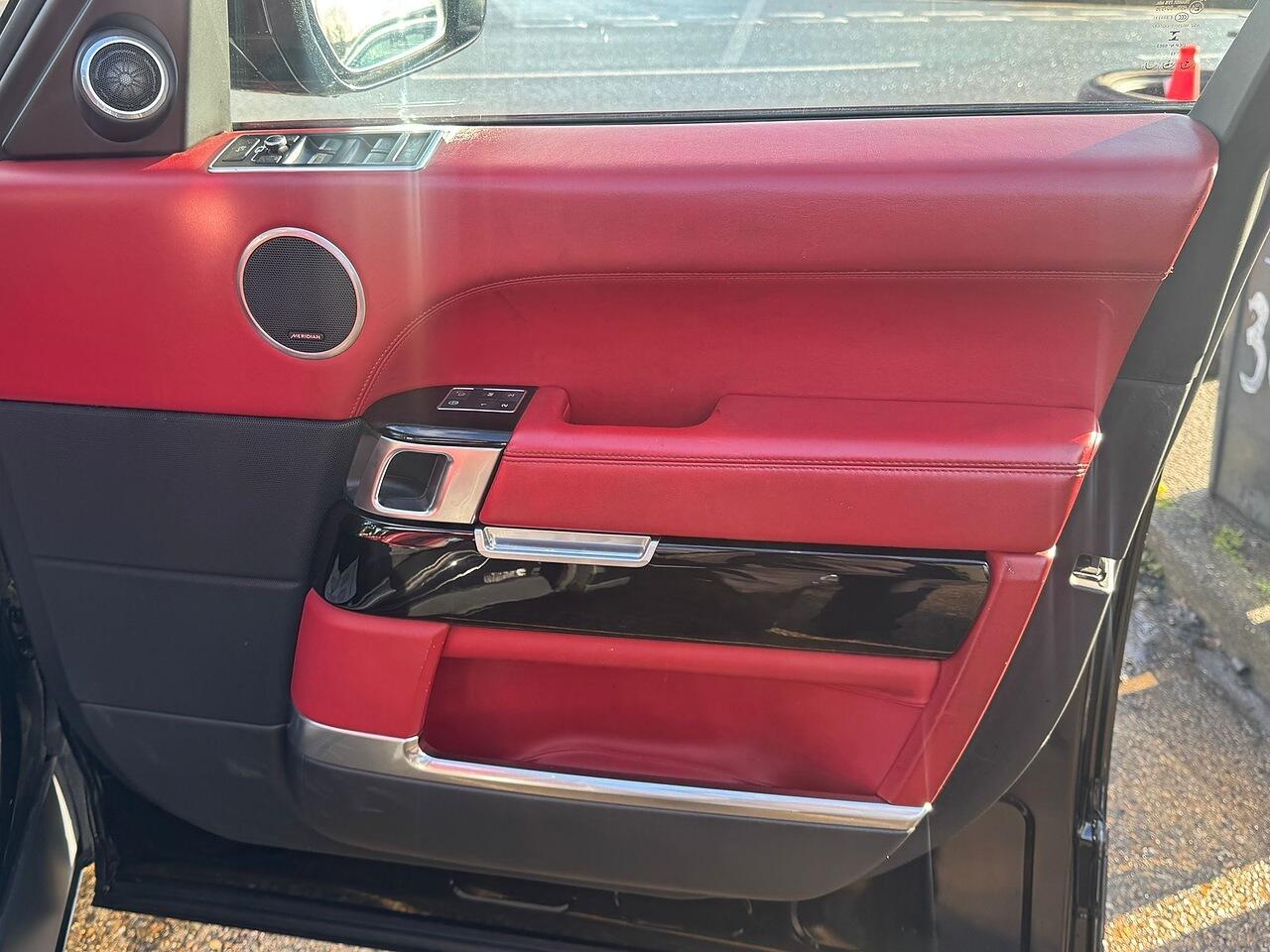 Land Rover Range Rover view 52
