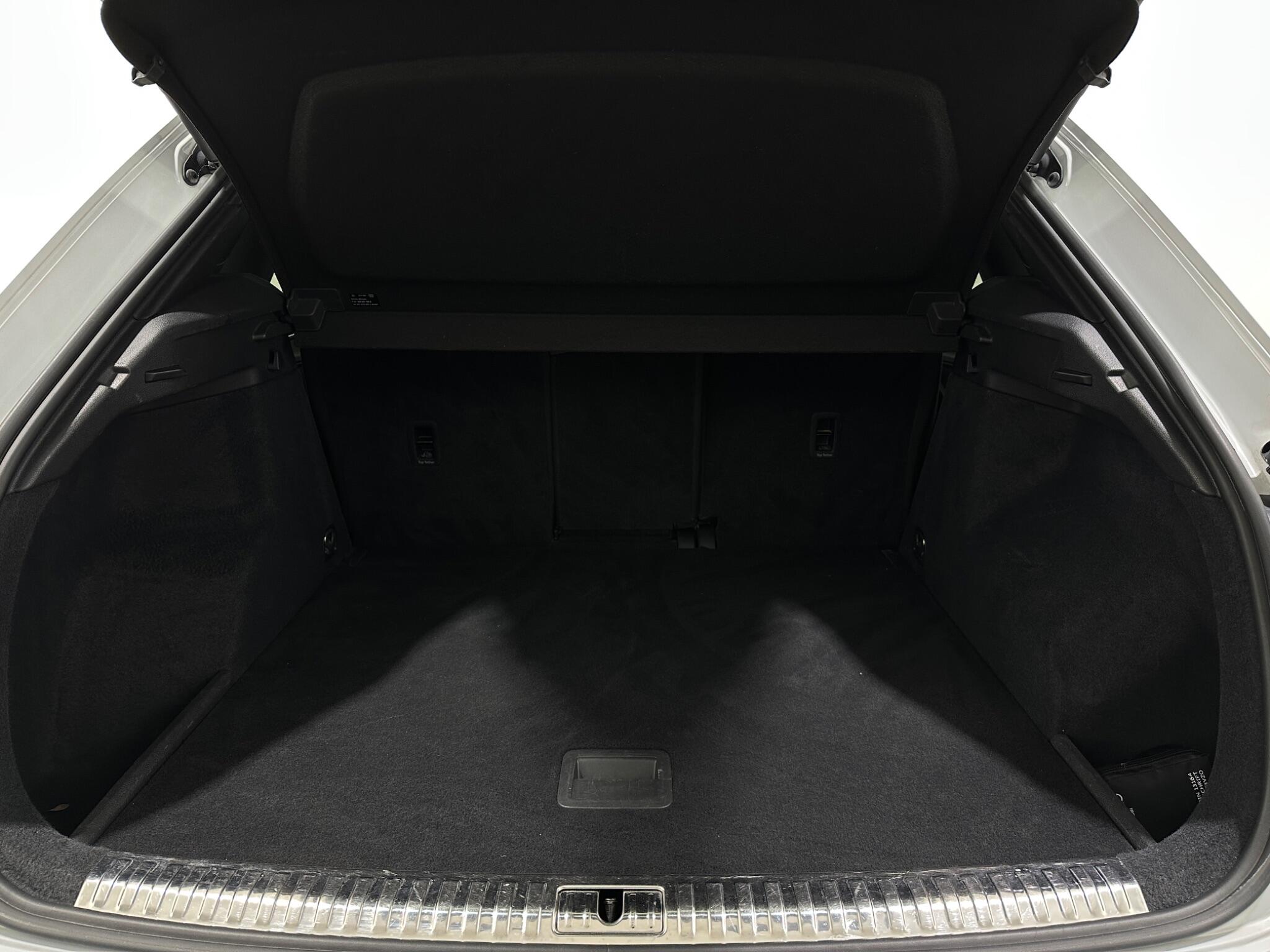 Audi Q3 view 46