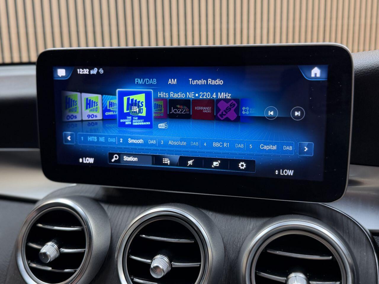 Mercedes-Benz GLC view 44