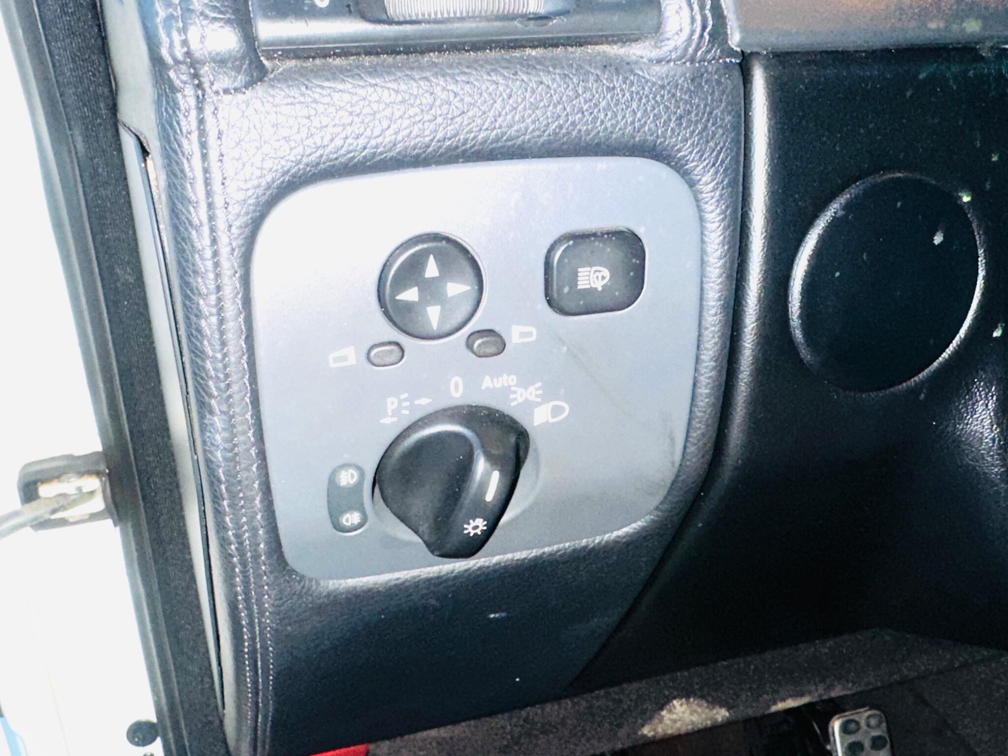 Mercedes-Benz G Class view 33