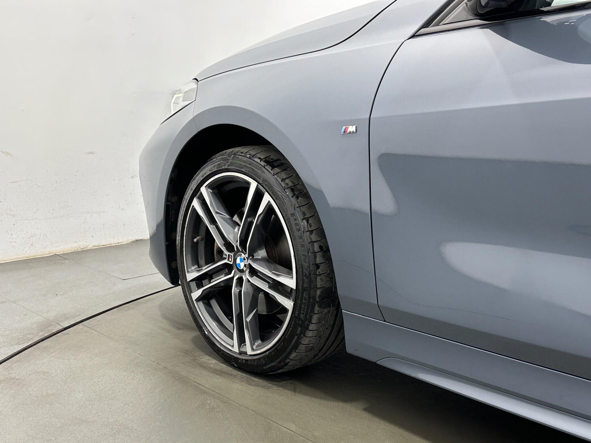 BMW 1 Series view 50