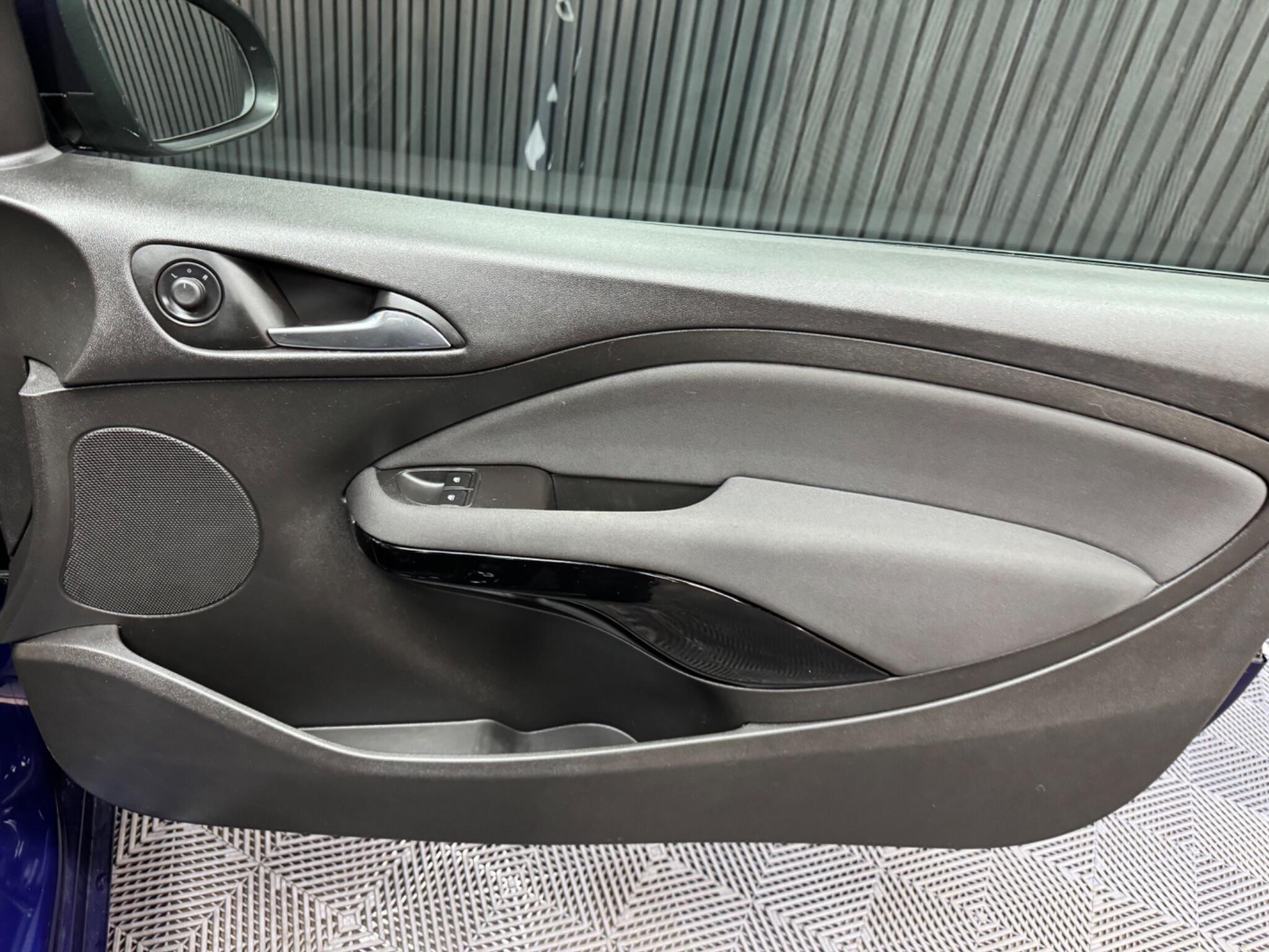 Vauxhall Adam view 25