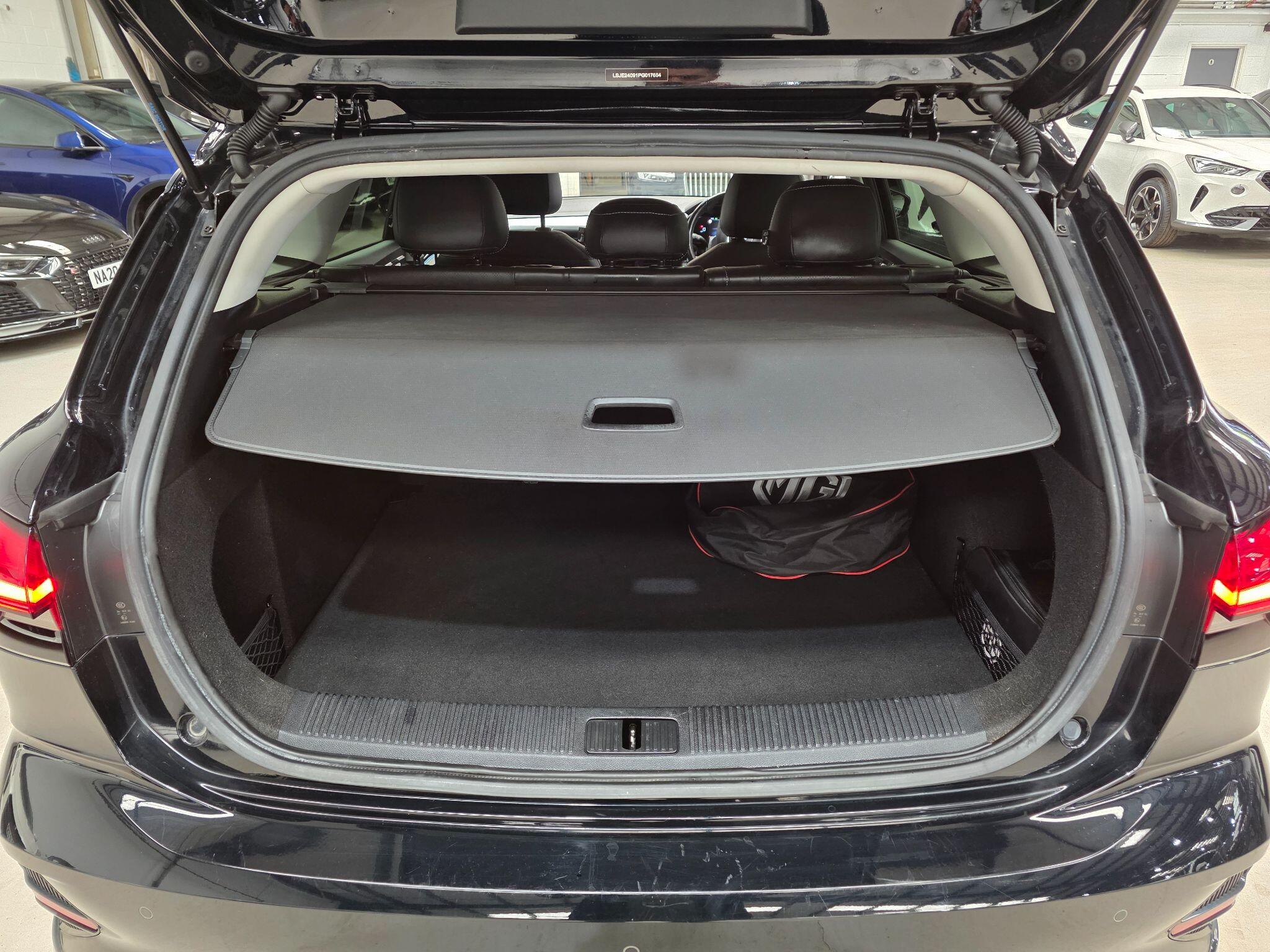 MG MG5 view 26