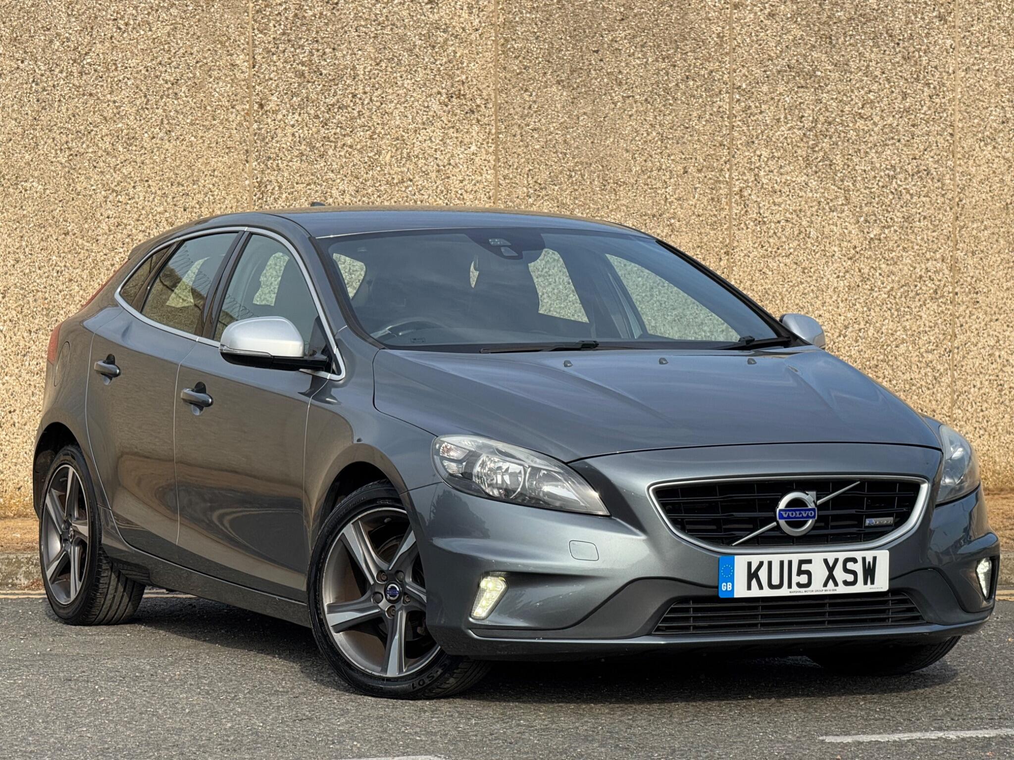 Volvo V40 view 10
