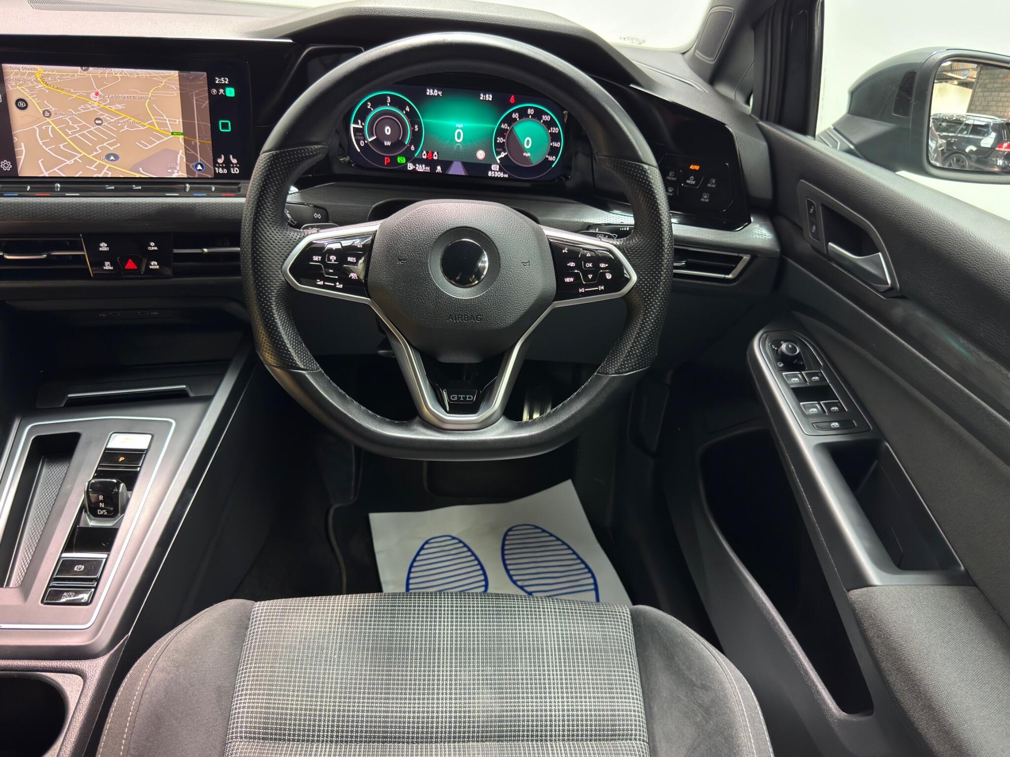 Volkswagen Golf view 5
