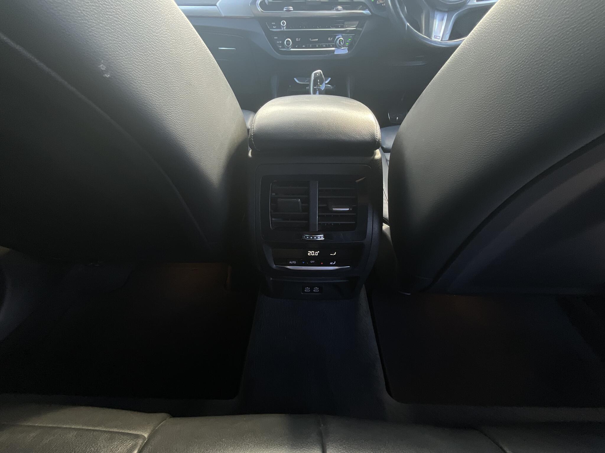 BMW X3 view 34