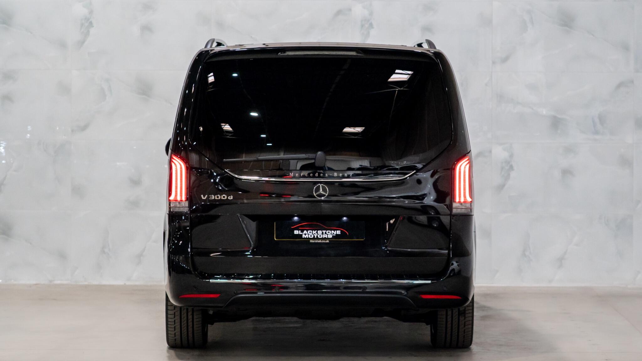 Mercedes-Benz V-Class view 7