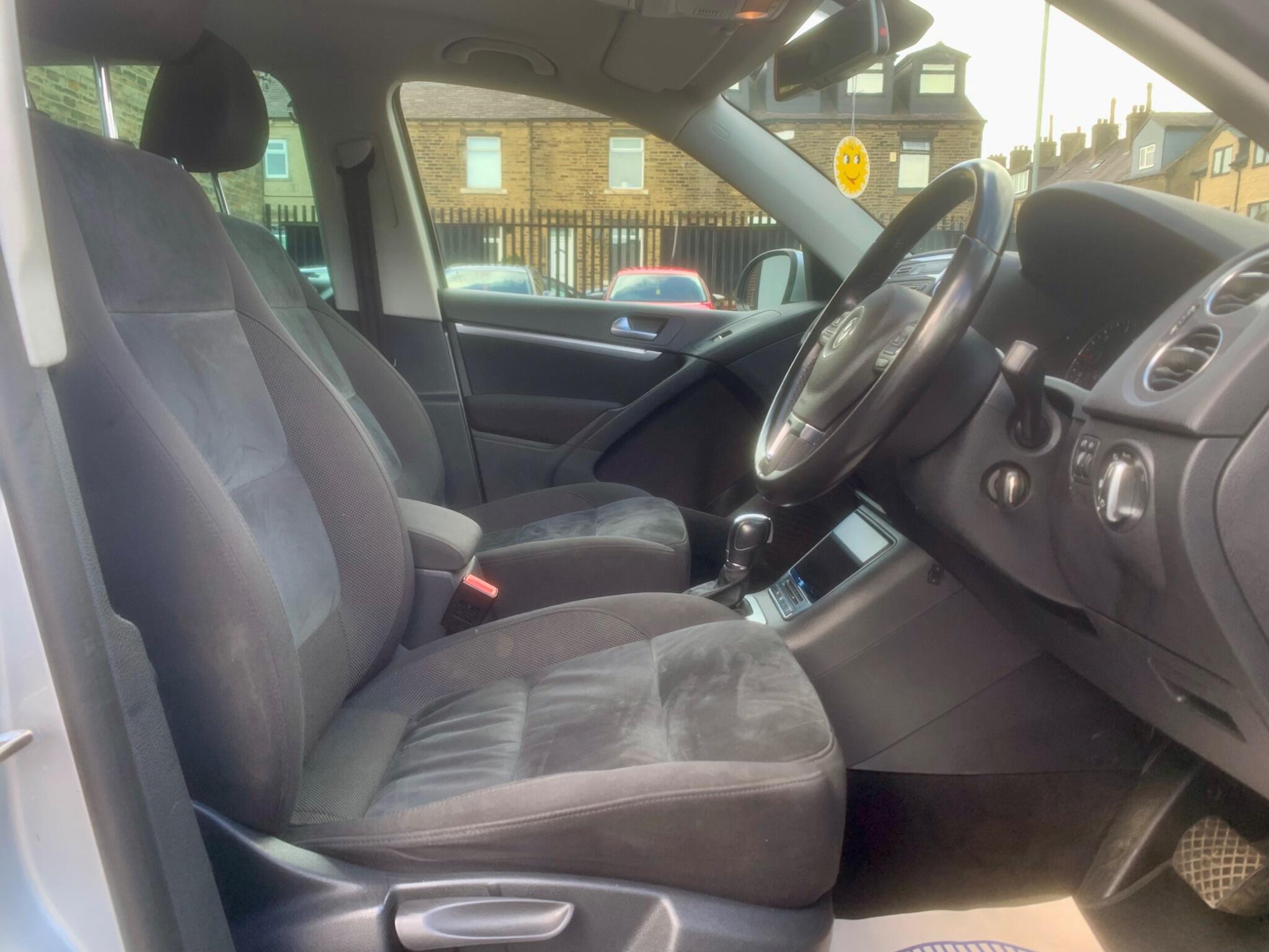 Volkswagen Tiguan view 24