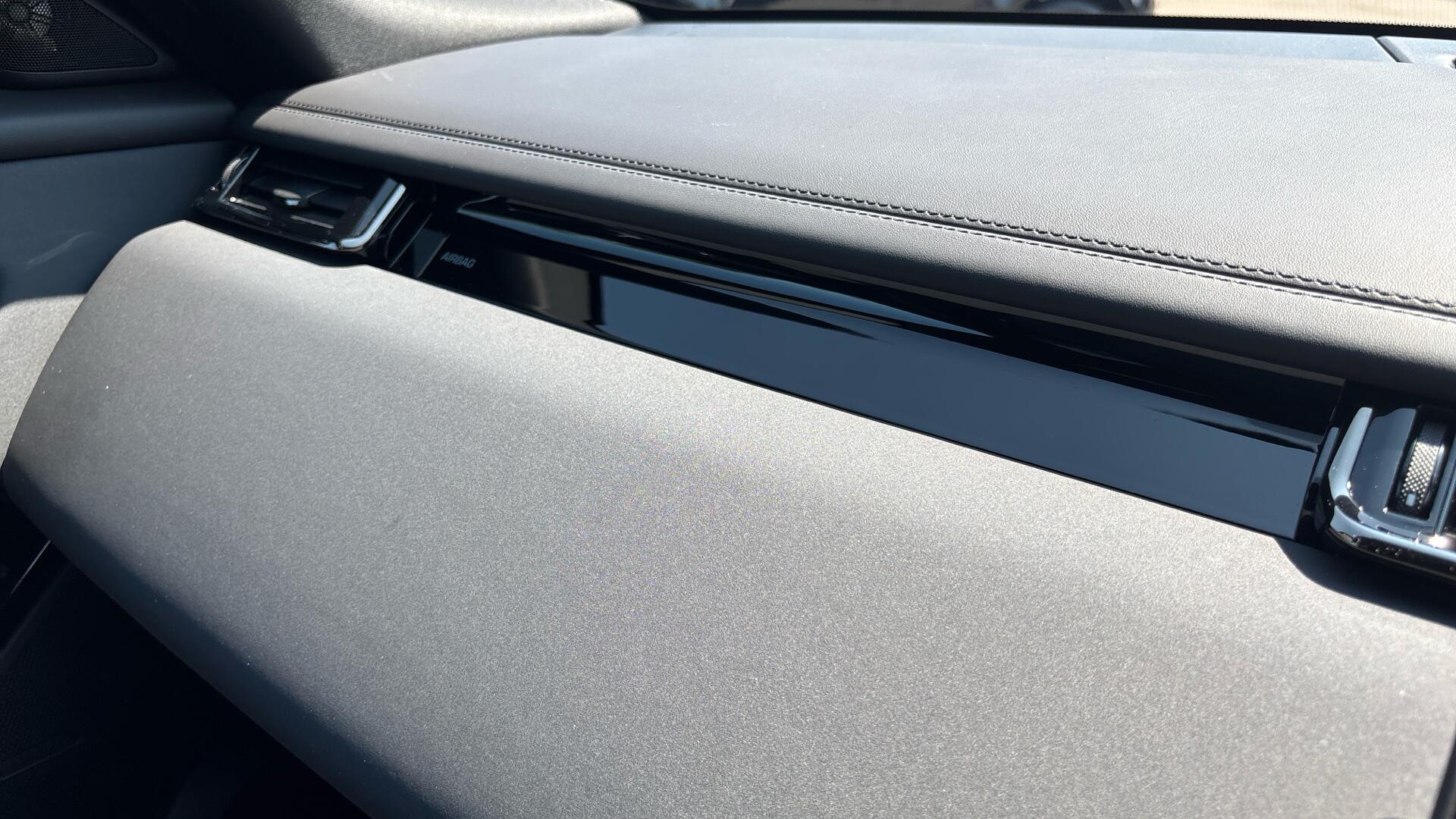Land Rover Range Rover Velar view 44