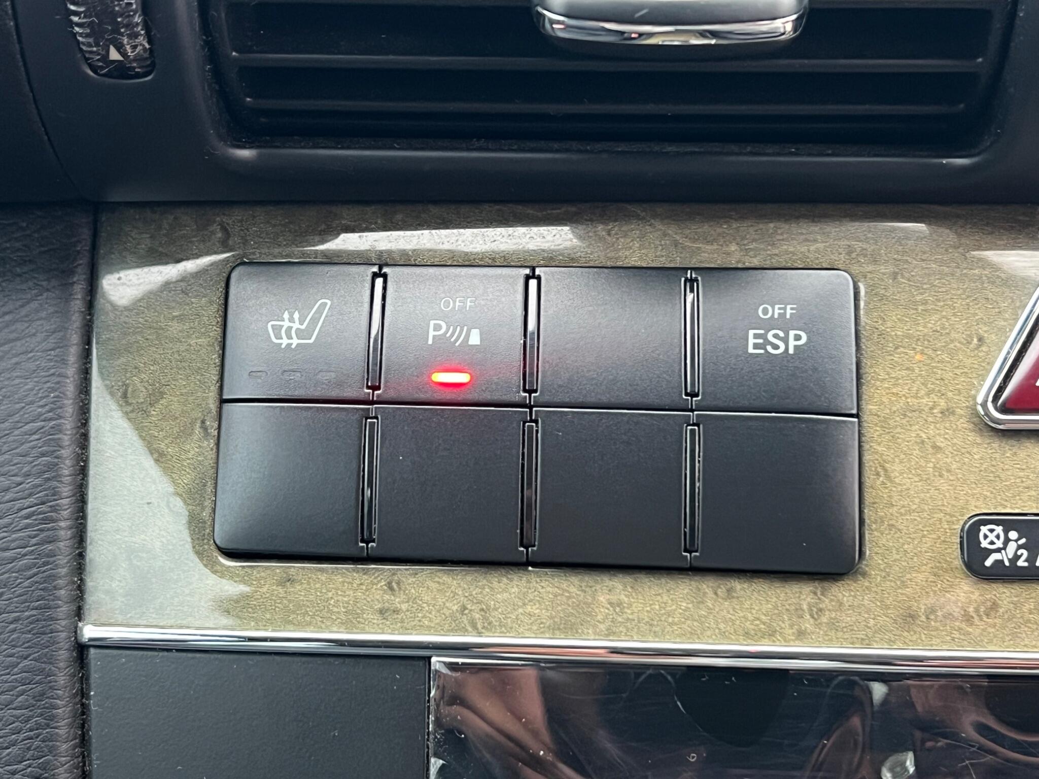Mercedes-Benz C-Class view 42