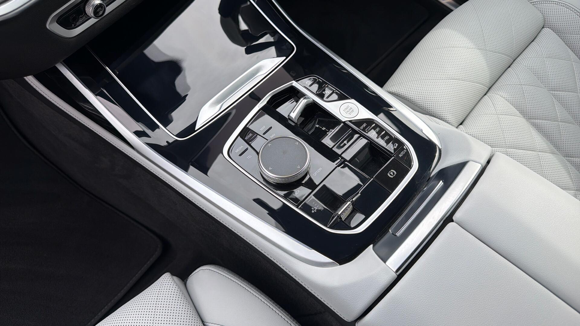 BMW X7 view 58