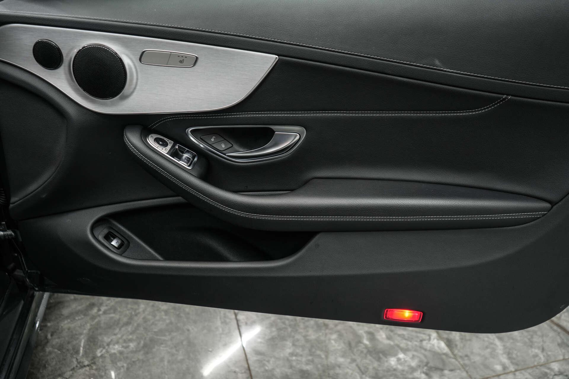 Mercedes-Benz C Class view 17