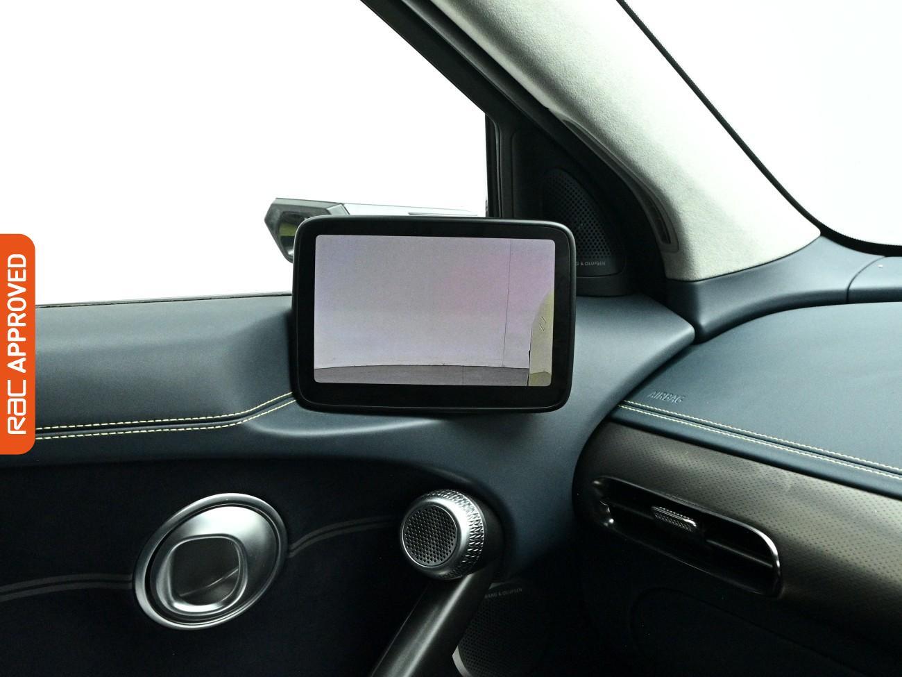 Genesis GV60 view 27