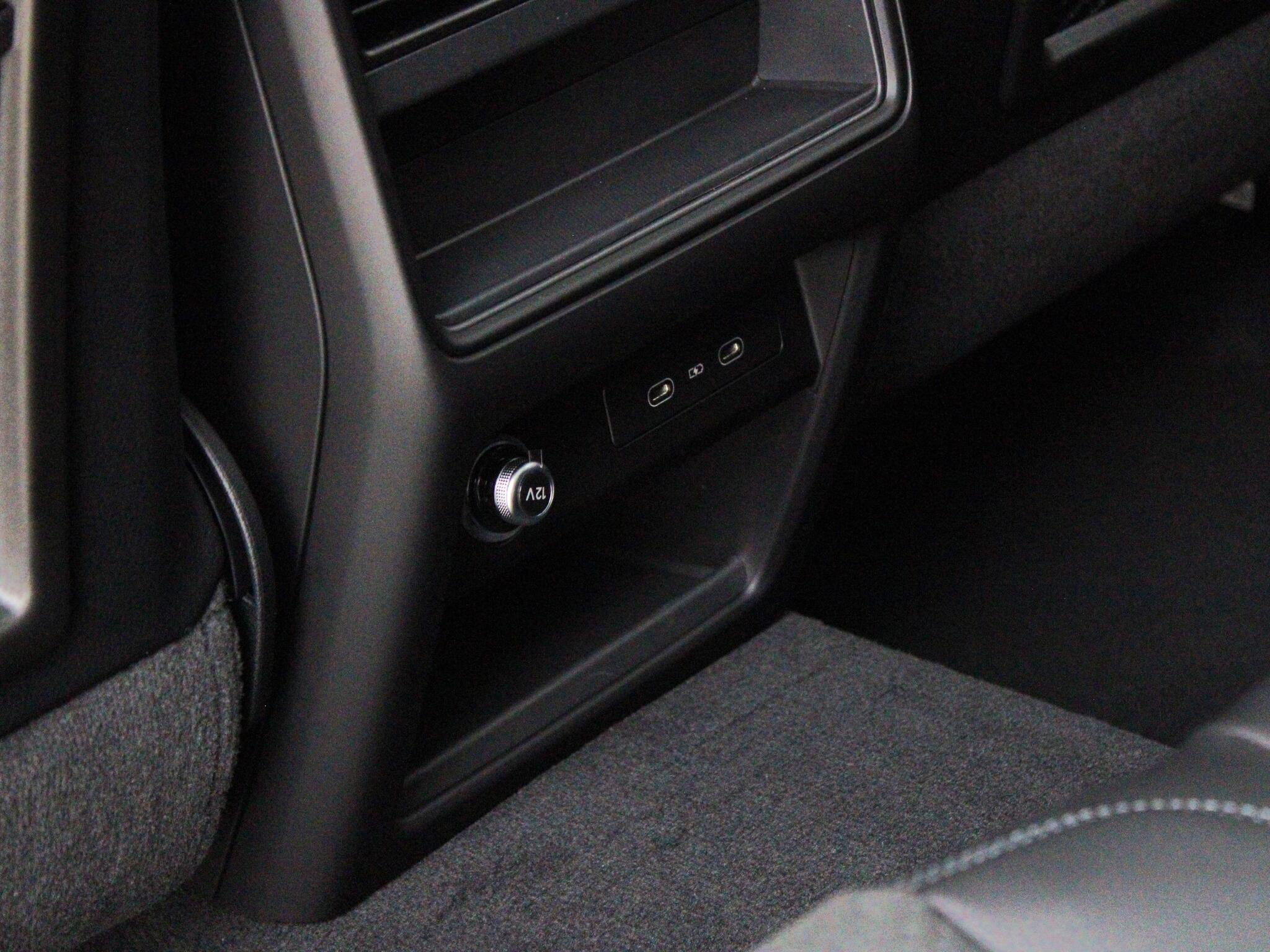 Porsche Cayenne view 33
