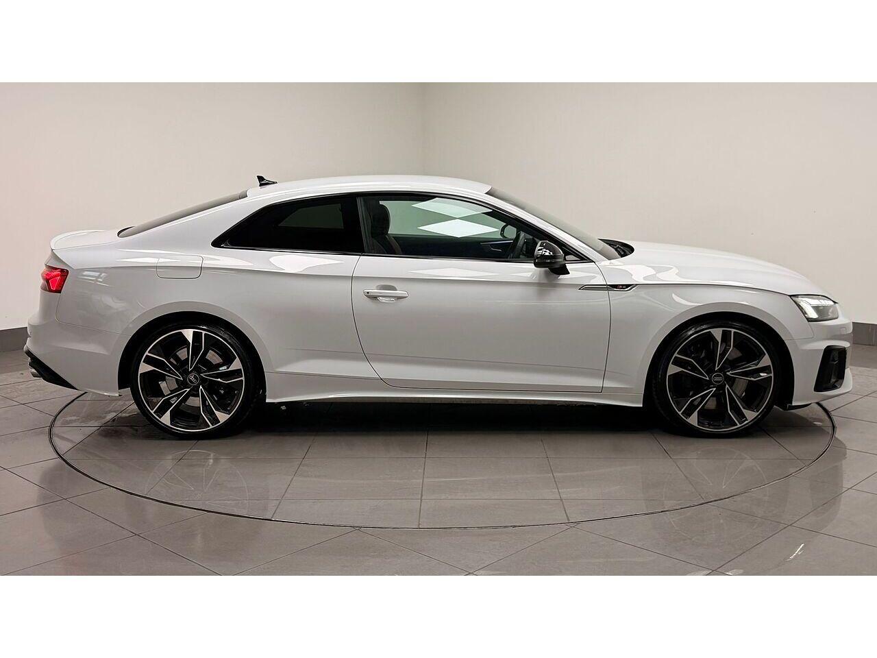 Audi S5 view 9