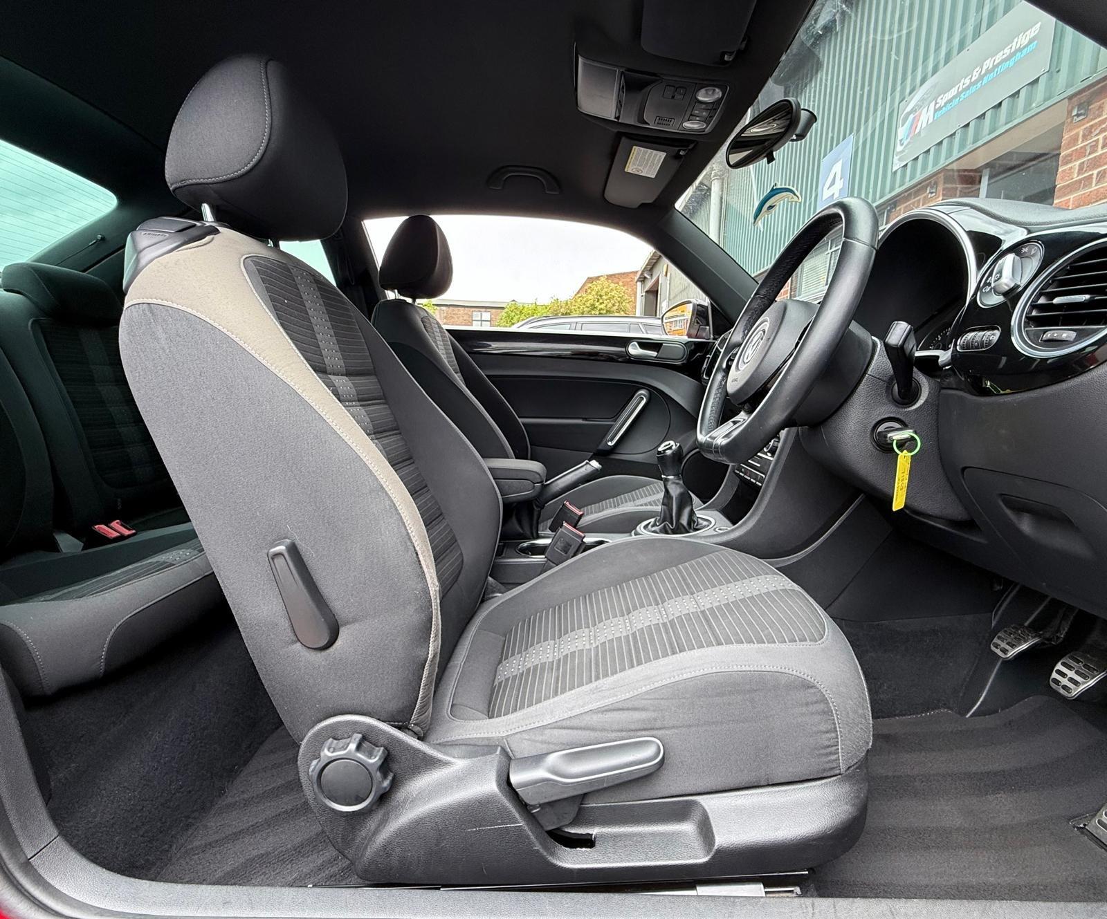 Volkswagen Beetle view 32