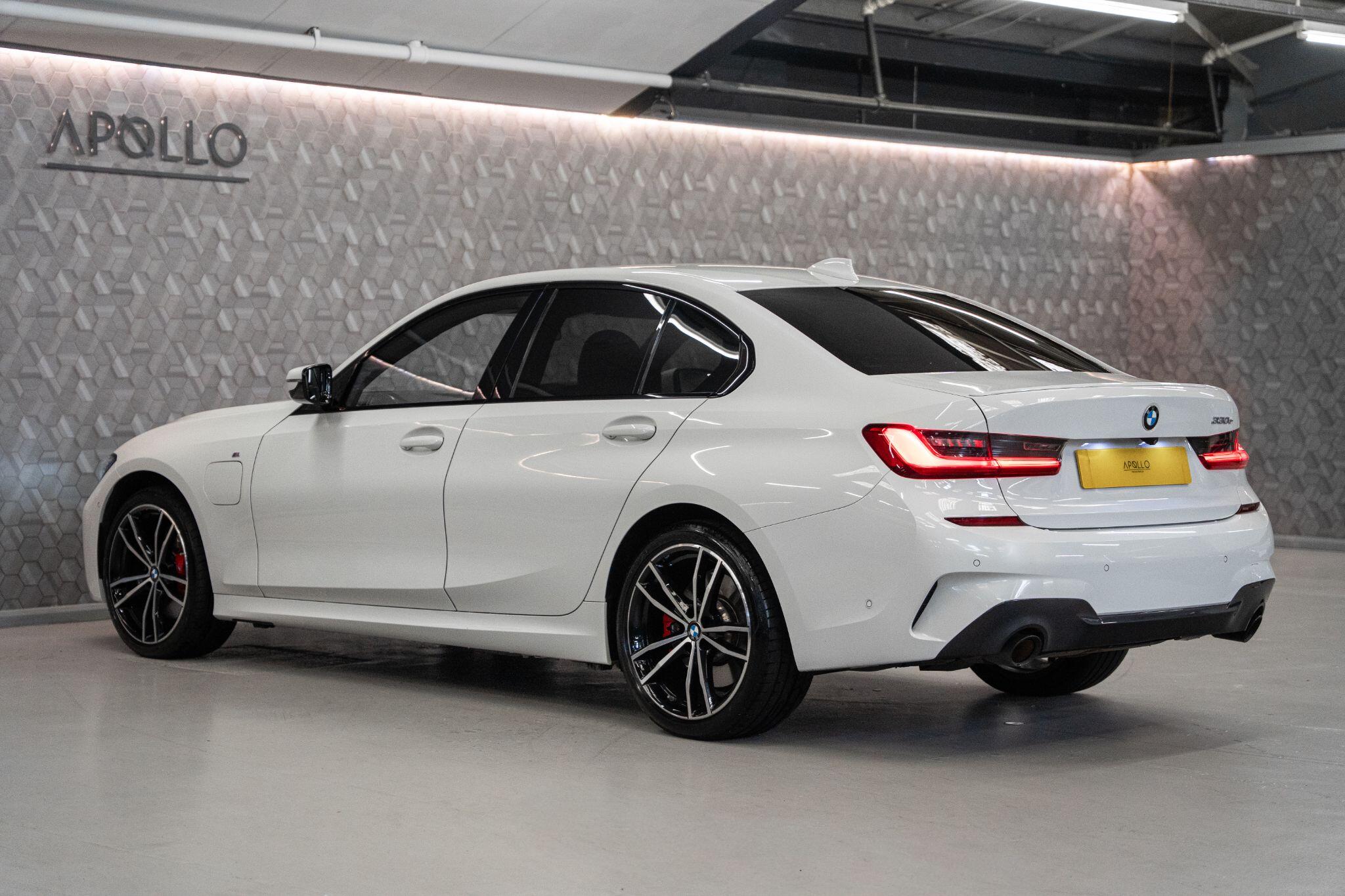BMW 3 Series view 11