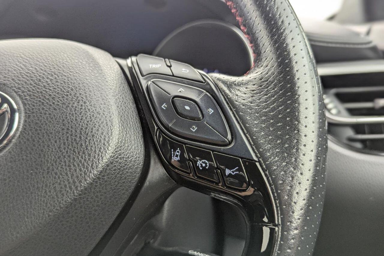 Toyota C-HR view 34