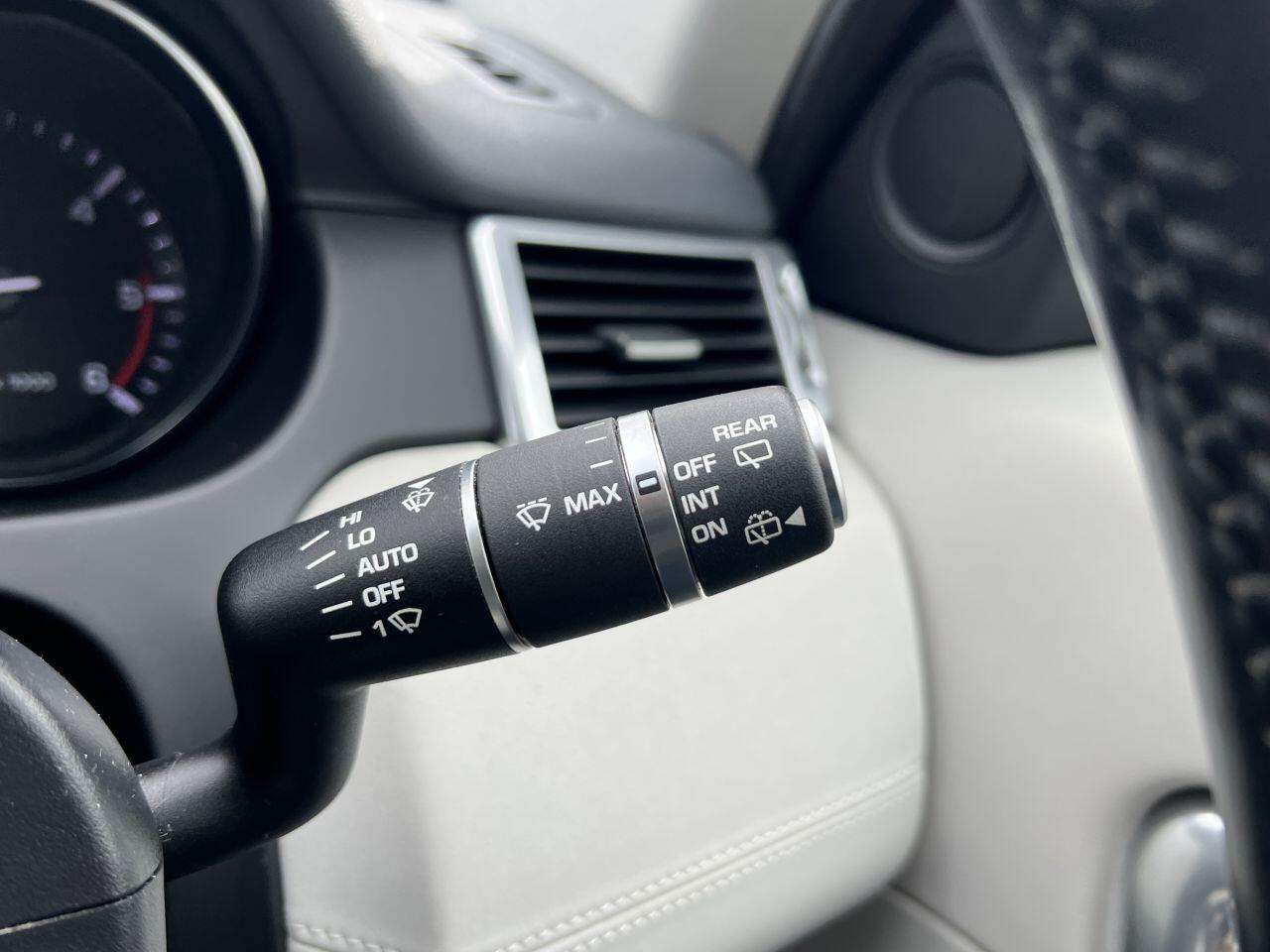 Land Rover Discovery Sport view 59