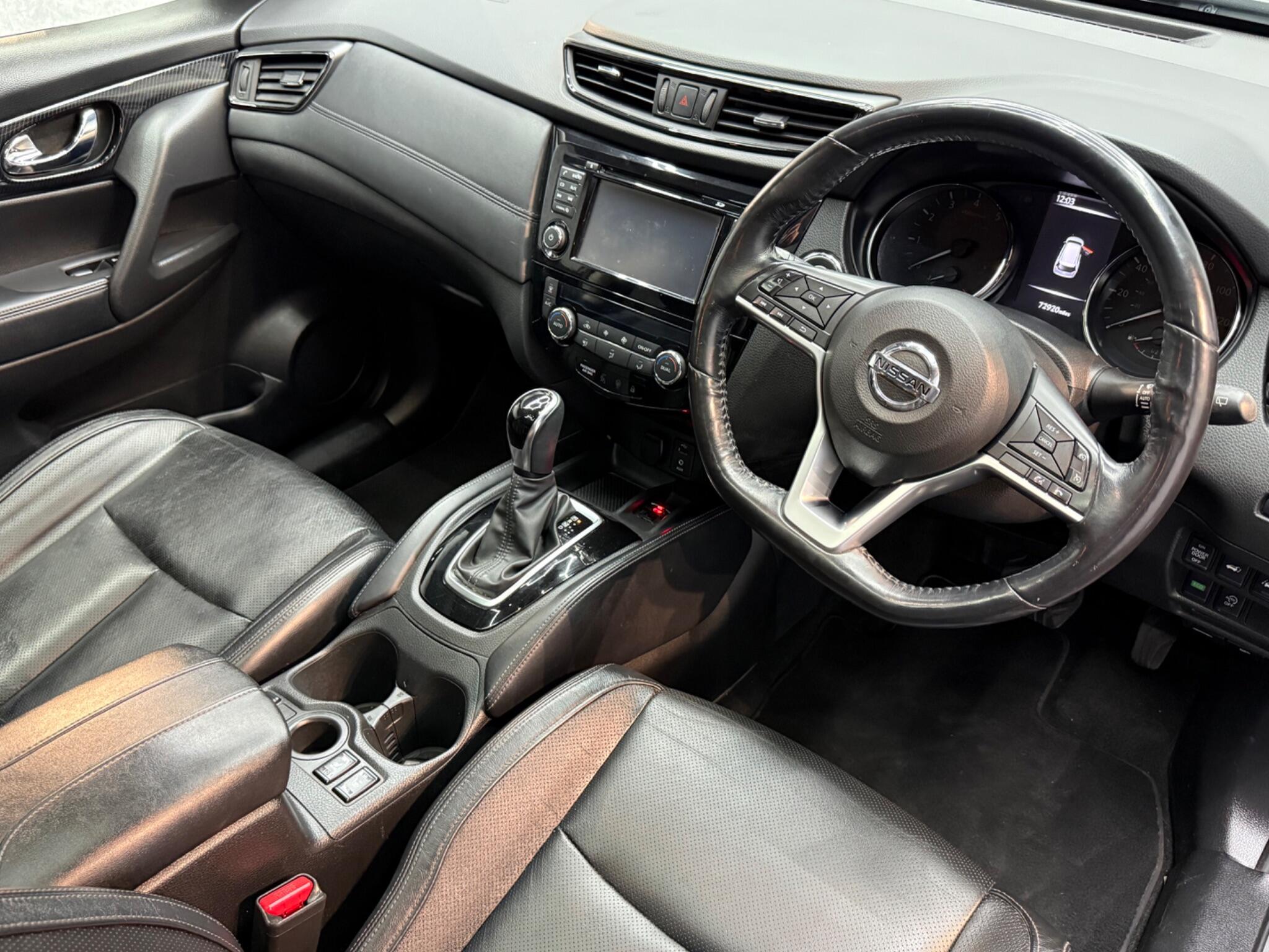 Nissan X-Trail view 2